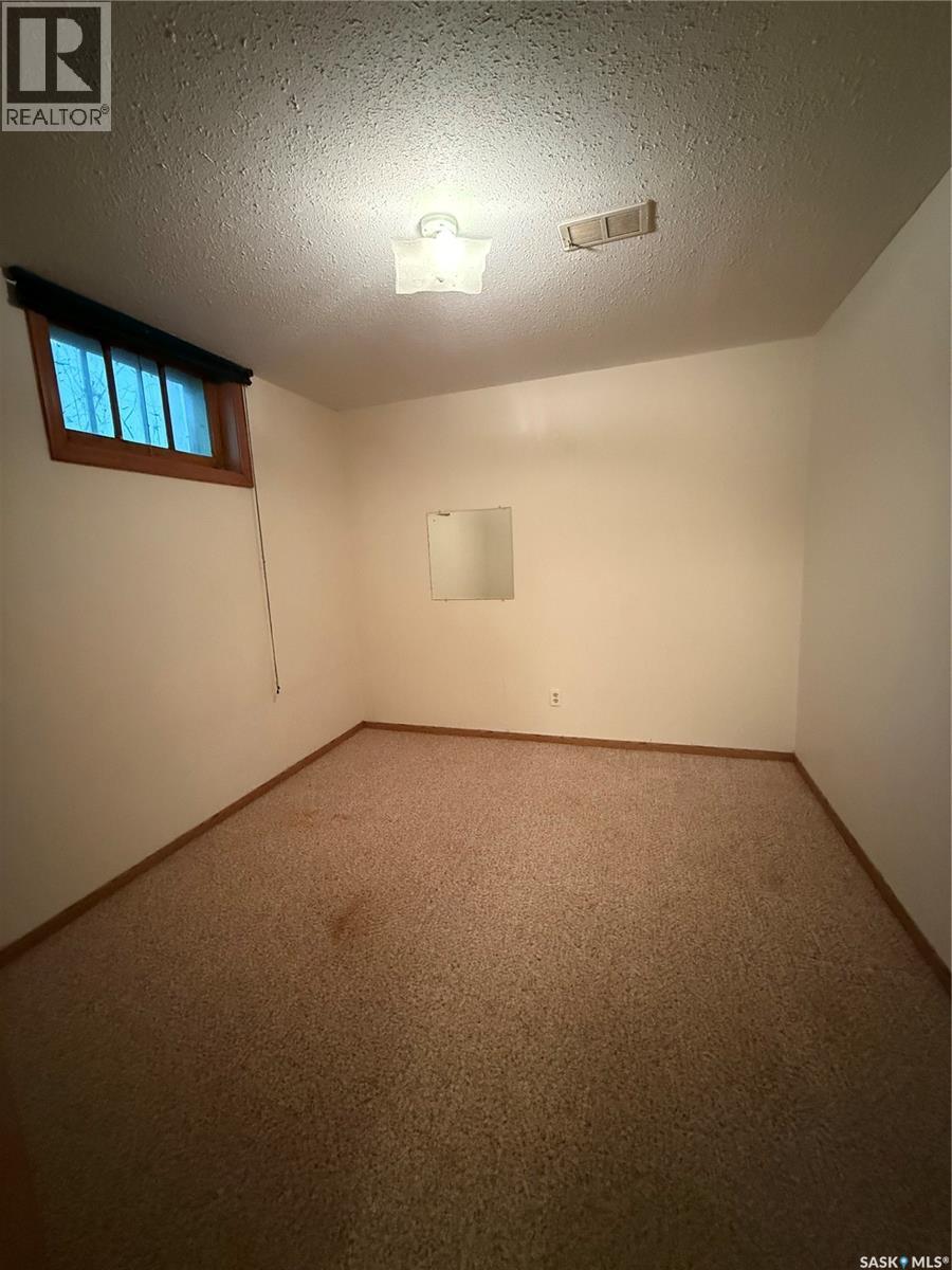 1204 Ewart Avenue Property Photo 32