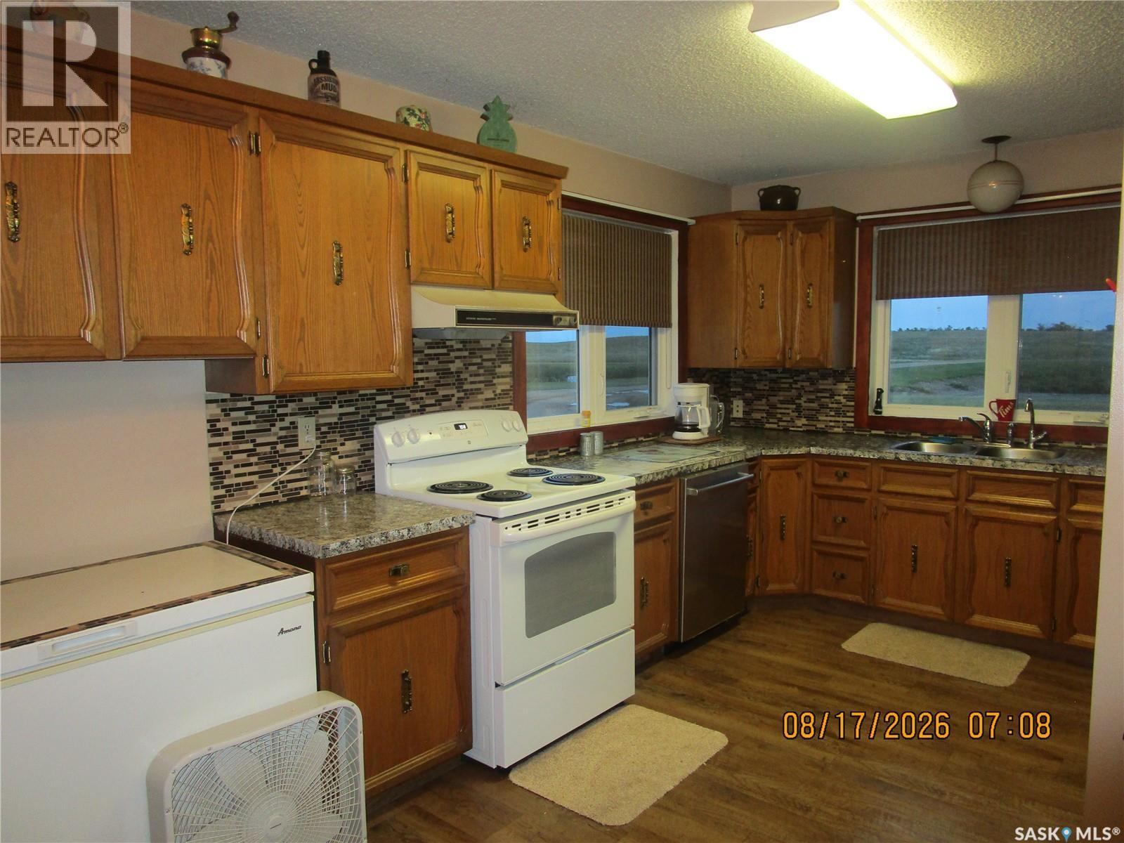 Mills Acreage - Property Photo 9