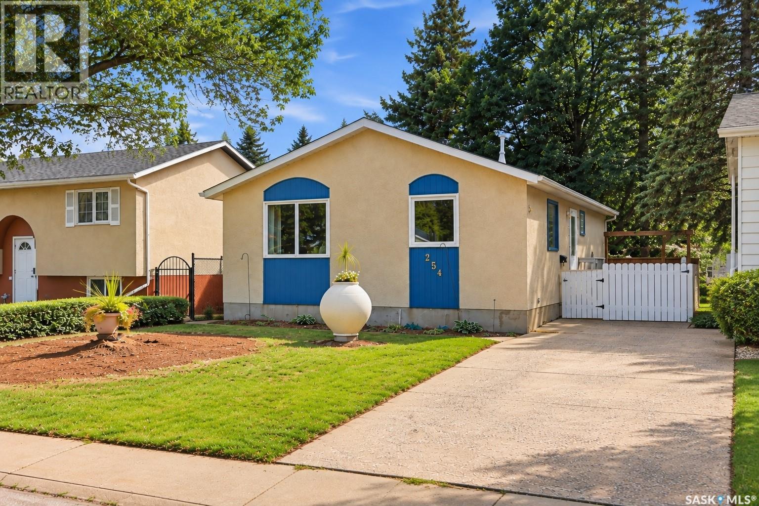254 McMaster CRESCENT