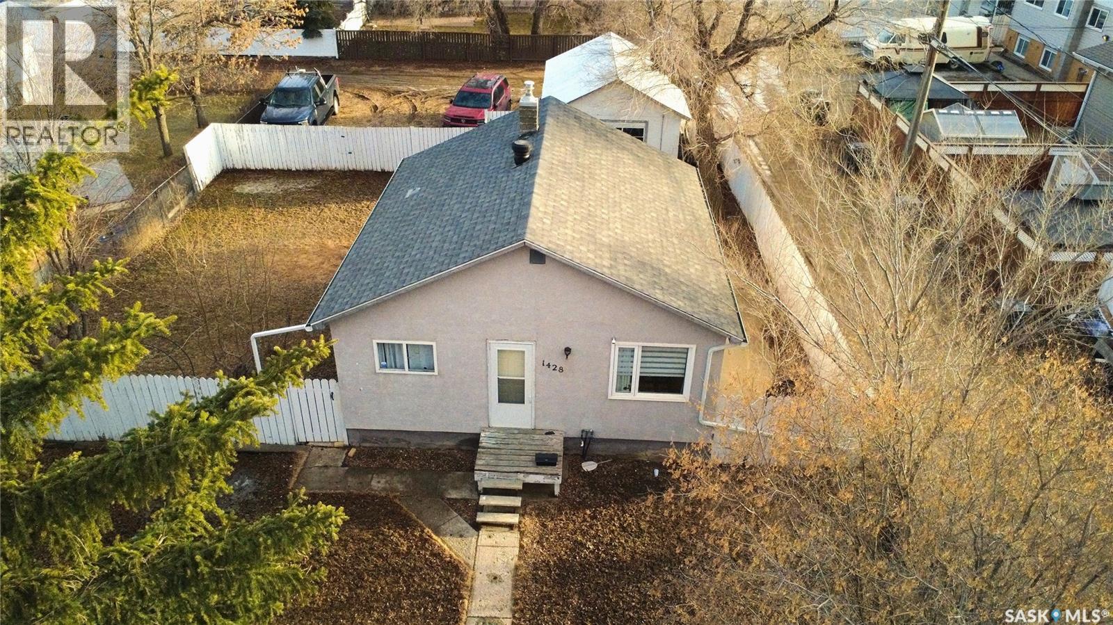 1428 Winnie Street Property Photo 1
