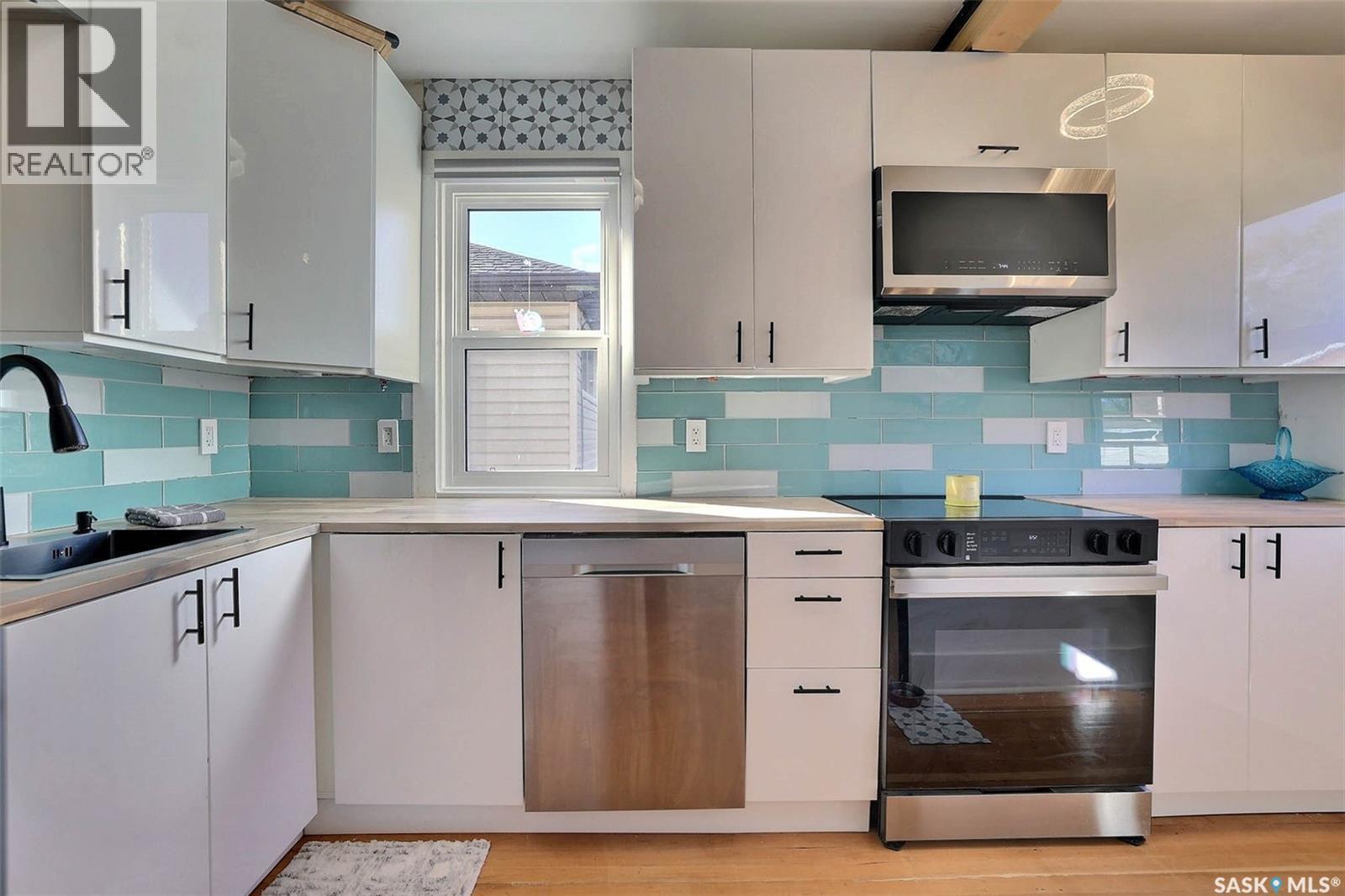 1636 Garnet Street Property Photo 8