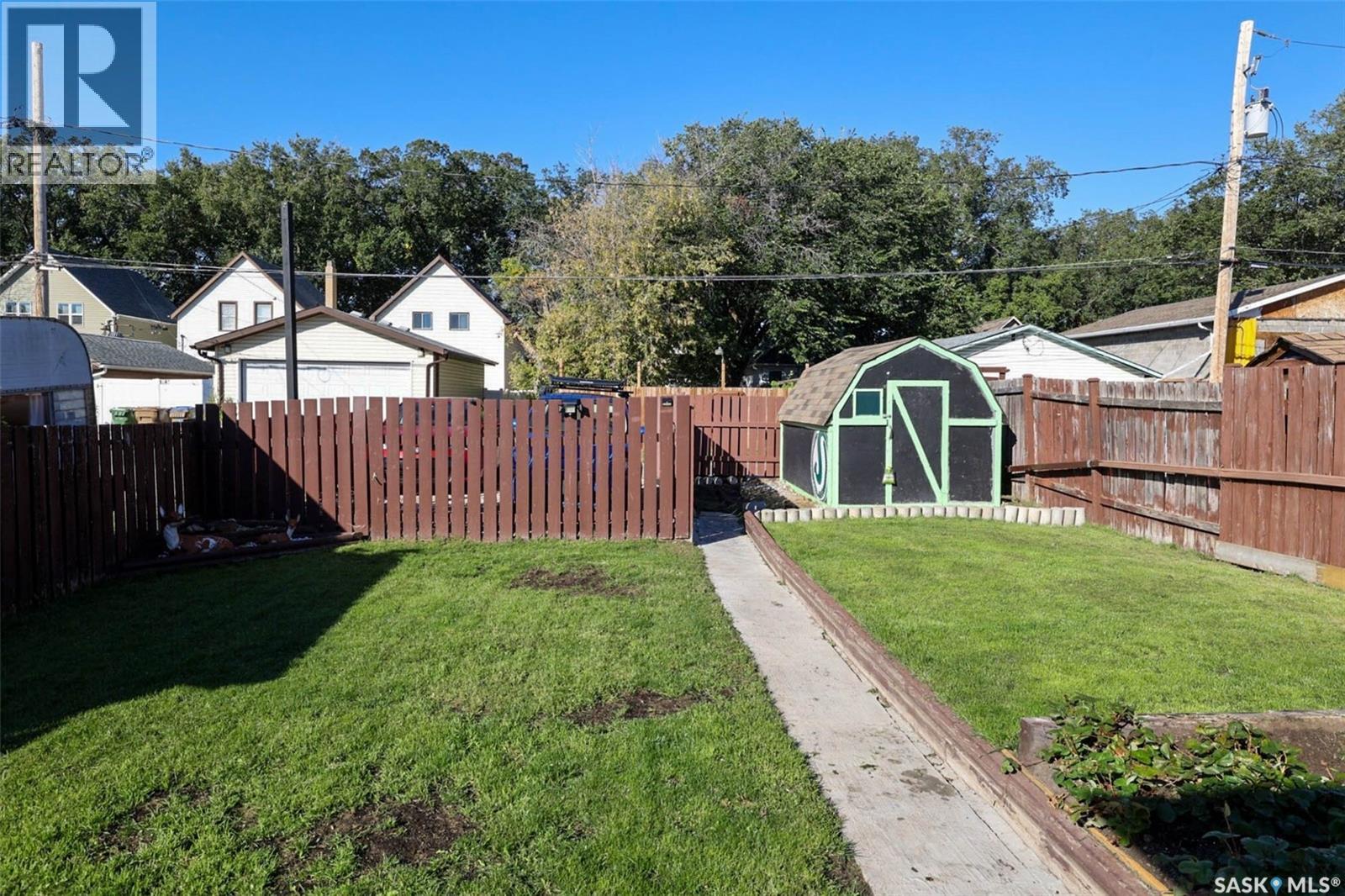 1636 Garnet Street Property Photo 24