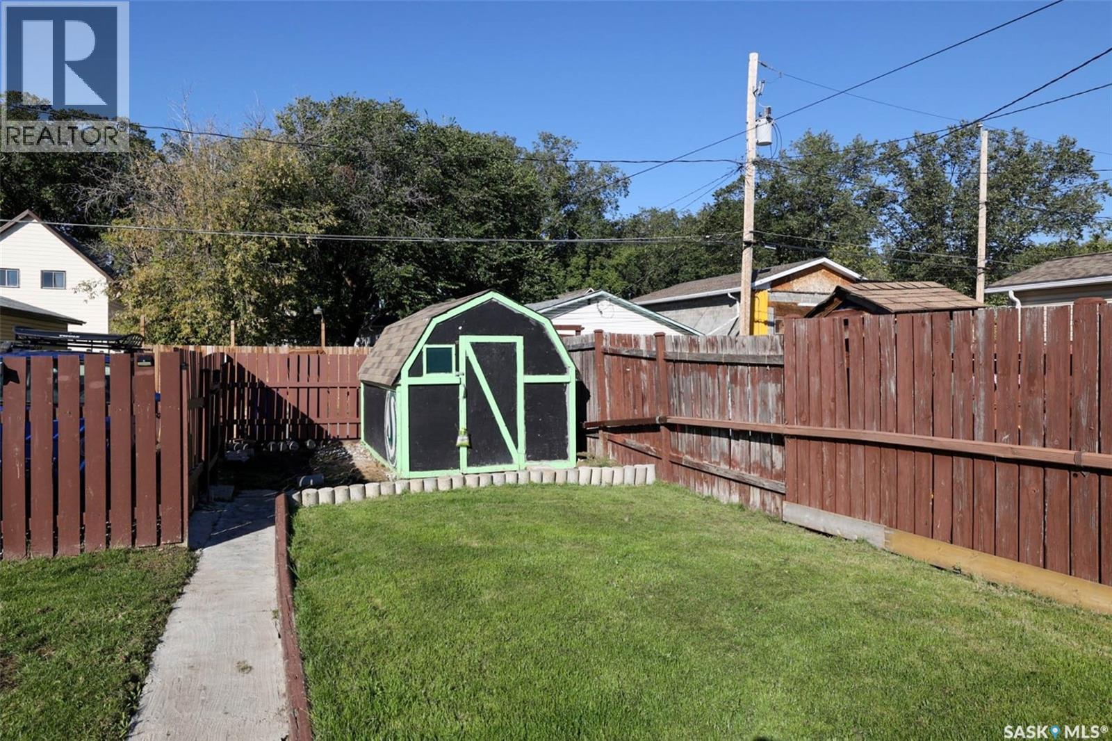 1636 Garnet Street Property Photo 25