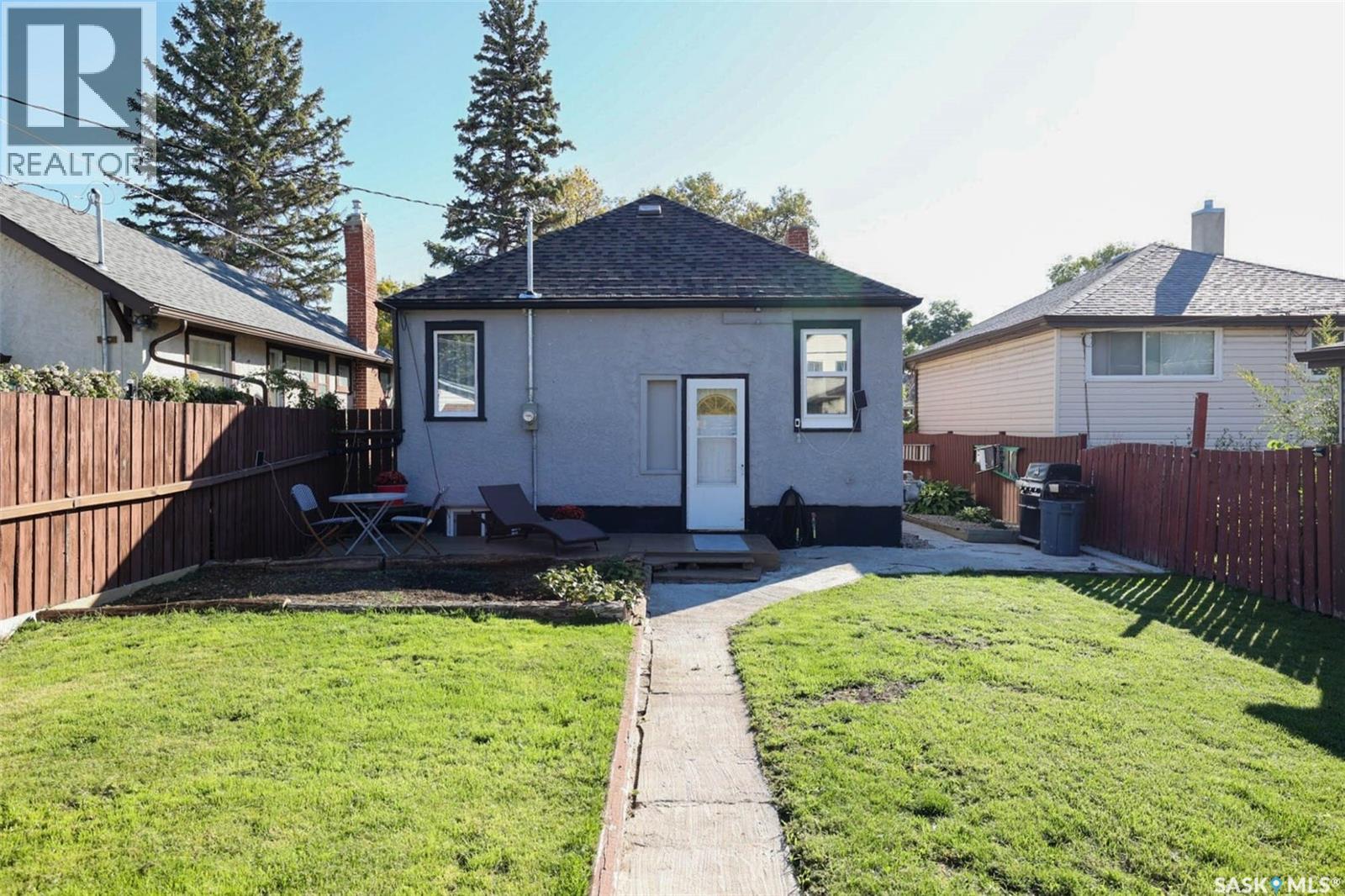 1636 Garnet Street Property Photo 27
