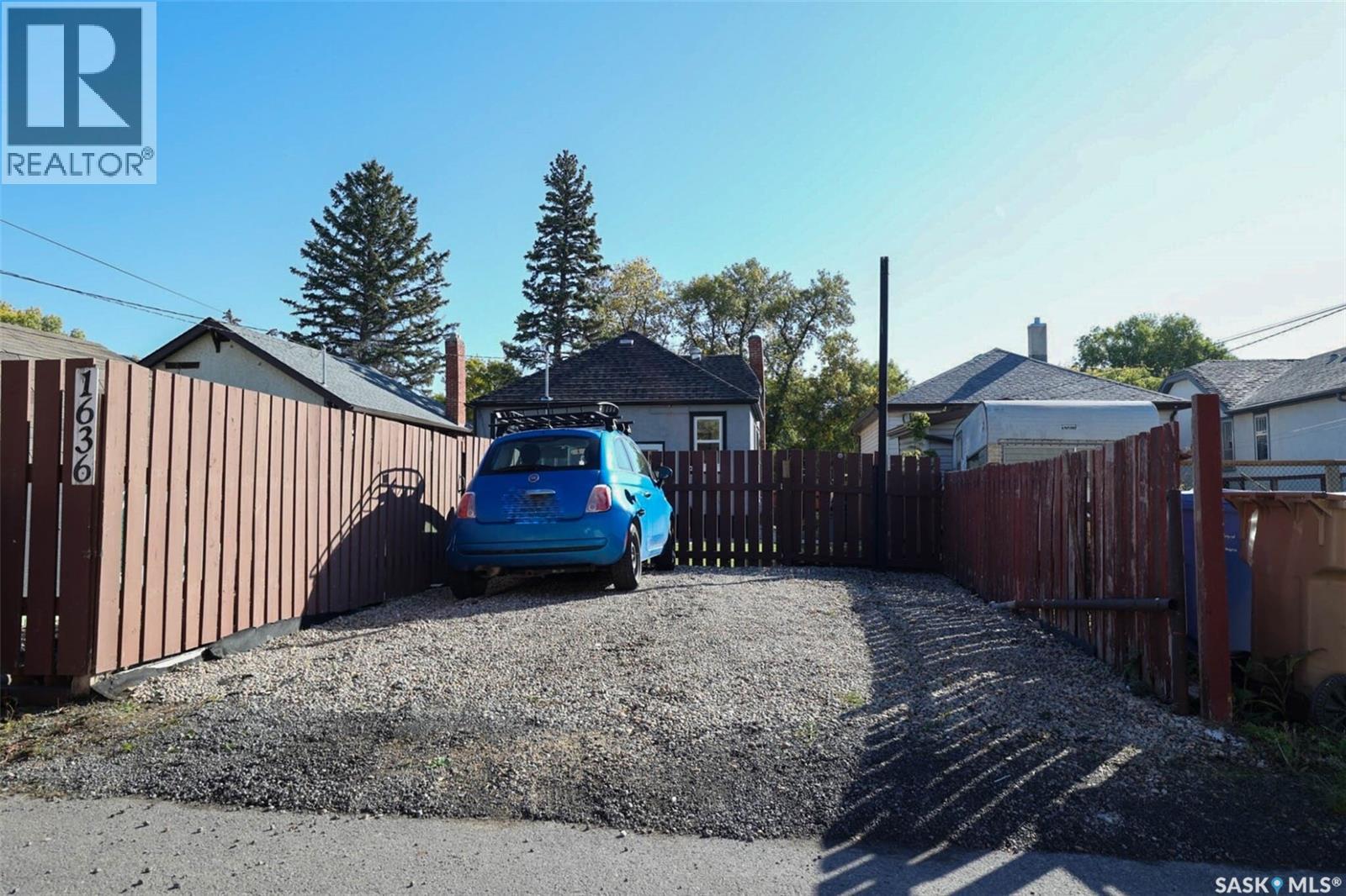 1636 Garnet Street Property Photo 28