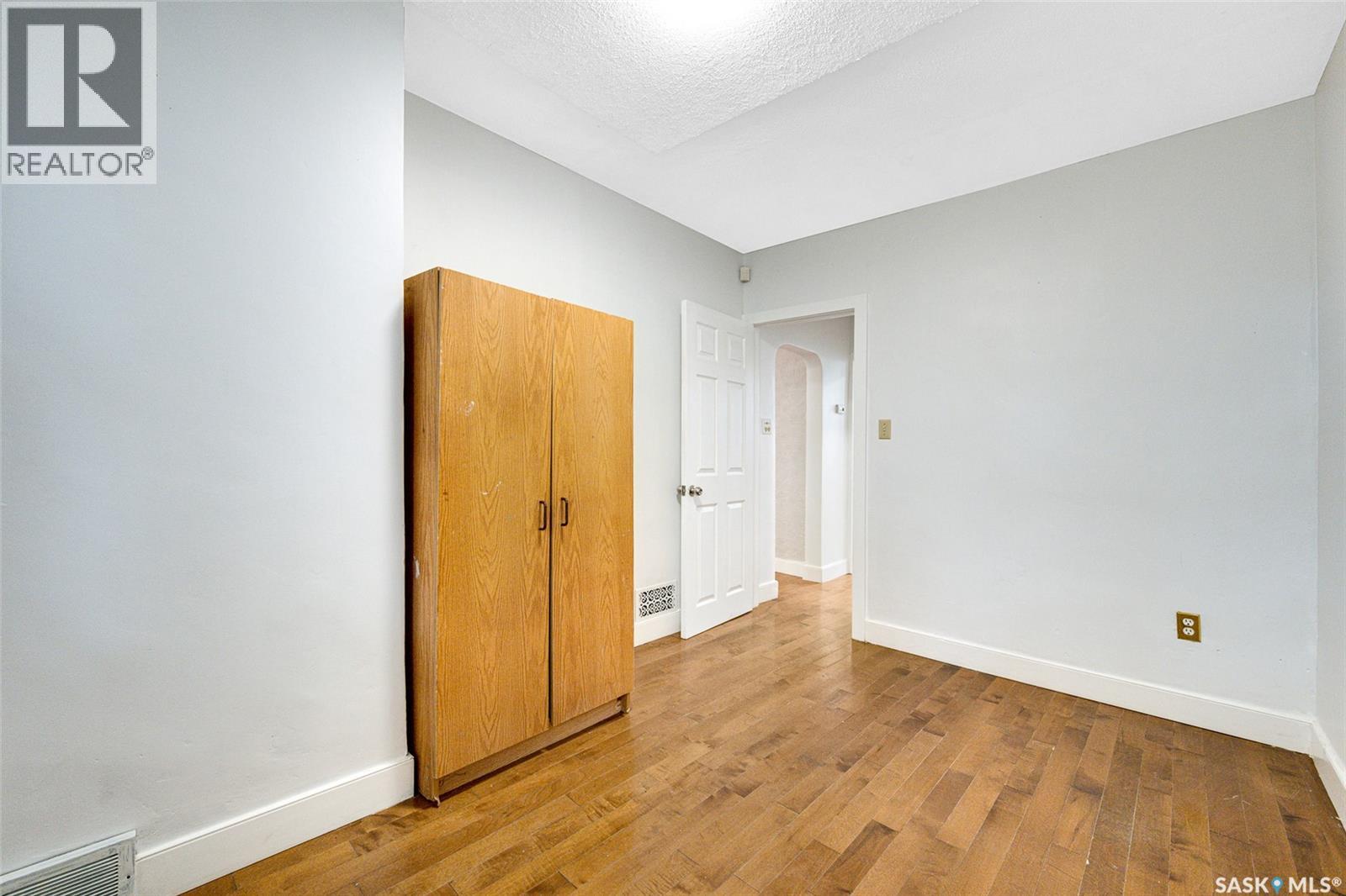 321 E Avenue S Property Photo 11