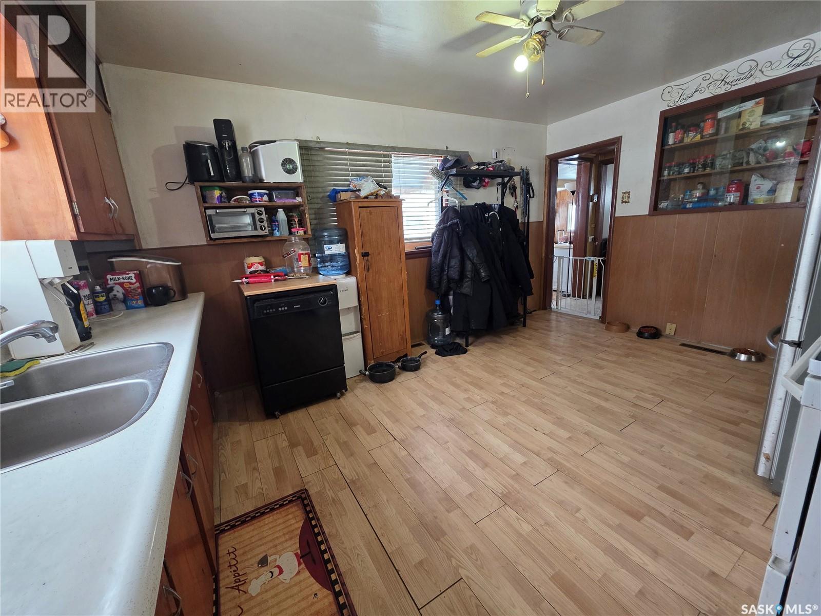 5460 Kings Avenue Property Photo 4