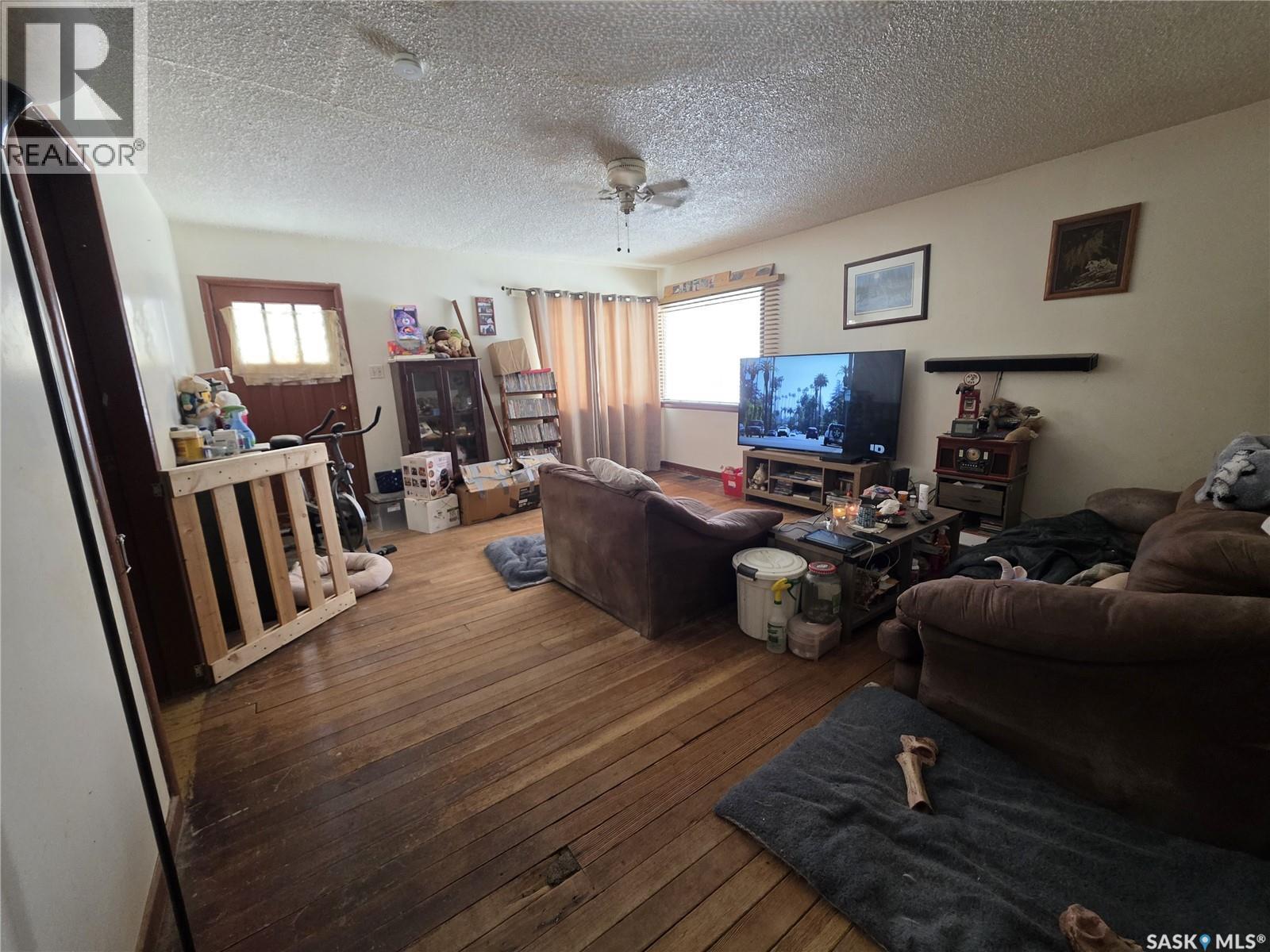 5460 Kings Avenue Property Photo 8