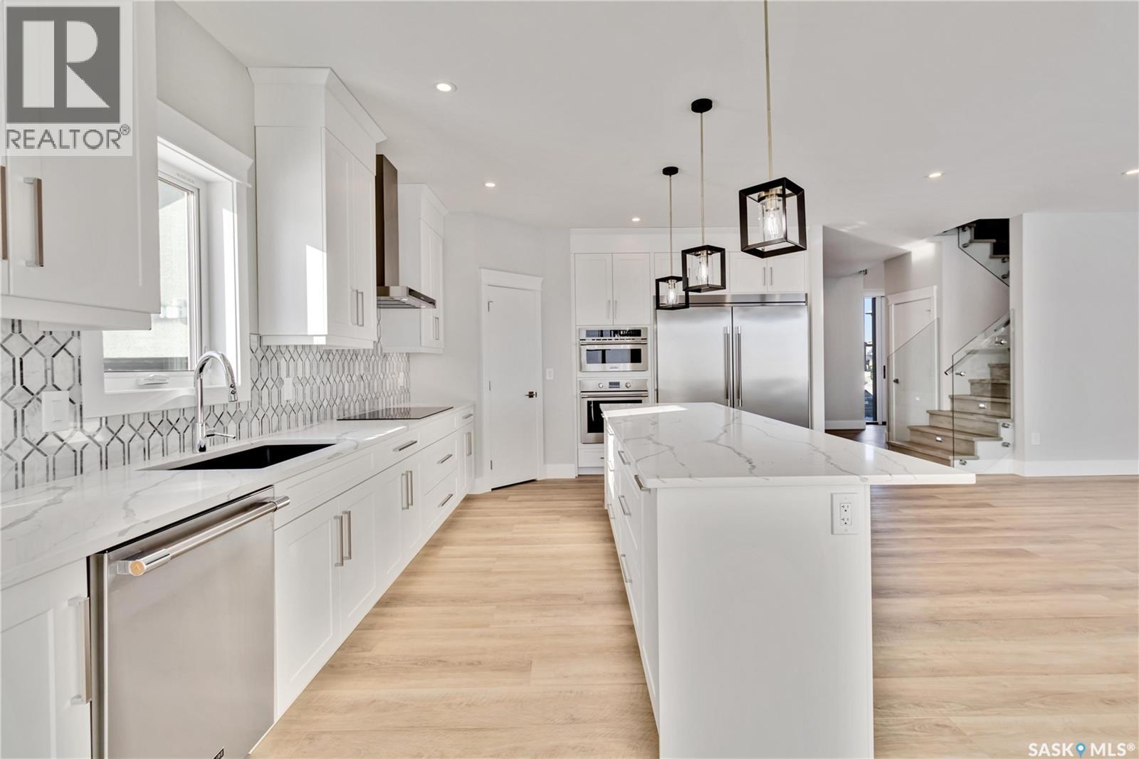 462 Yuel Crescent Property Photo 3