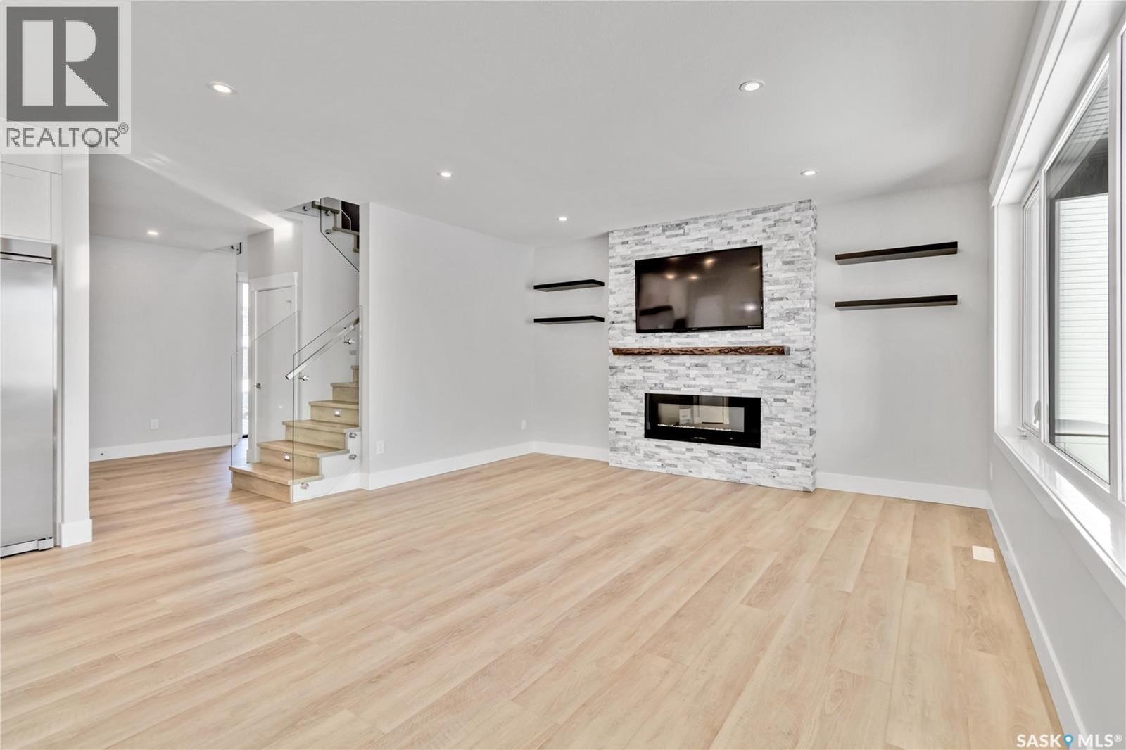 462 Yuel Crescent Property Photo 6
