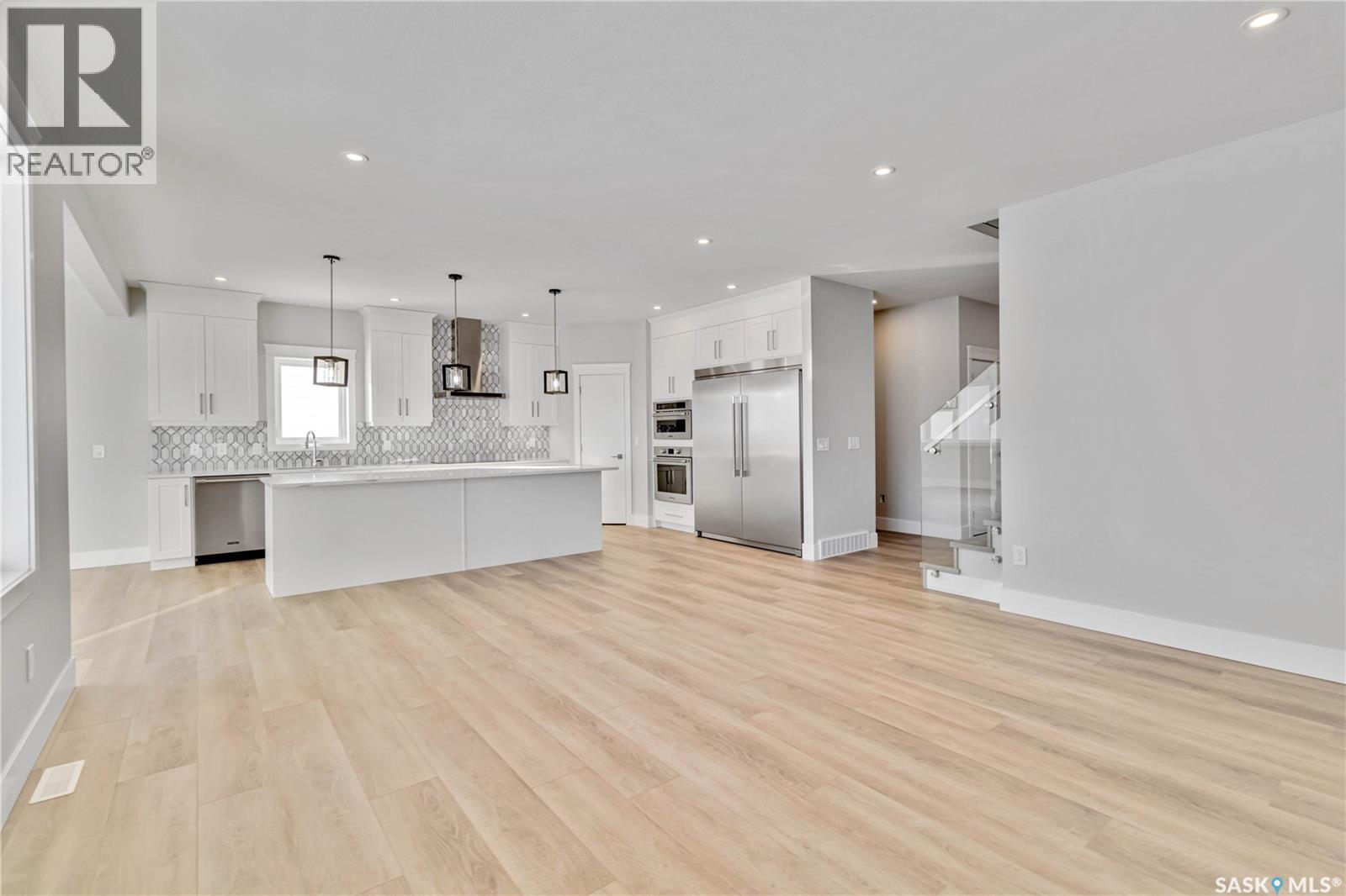 462 Yuel Crescent Property Photo 10