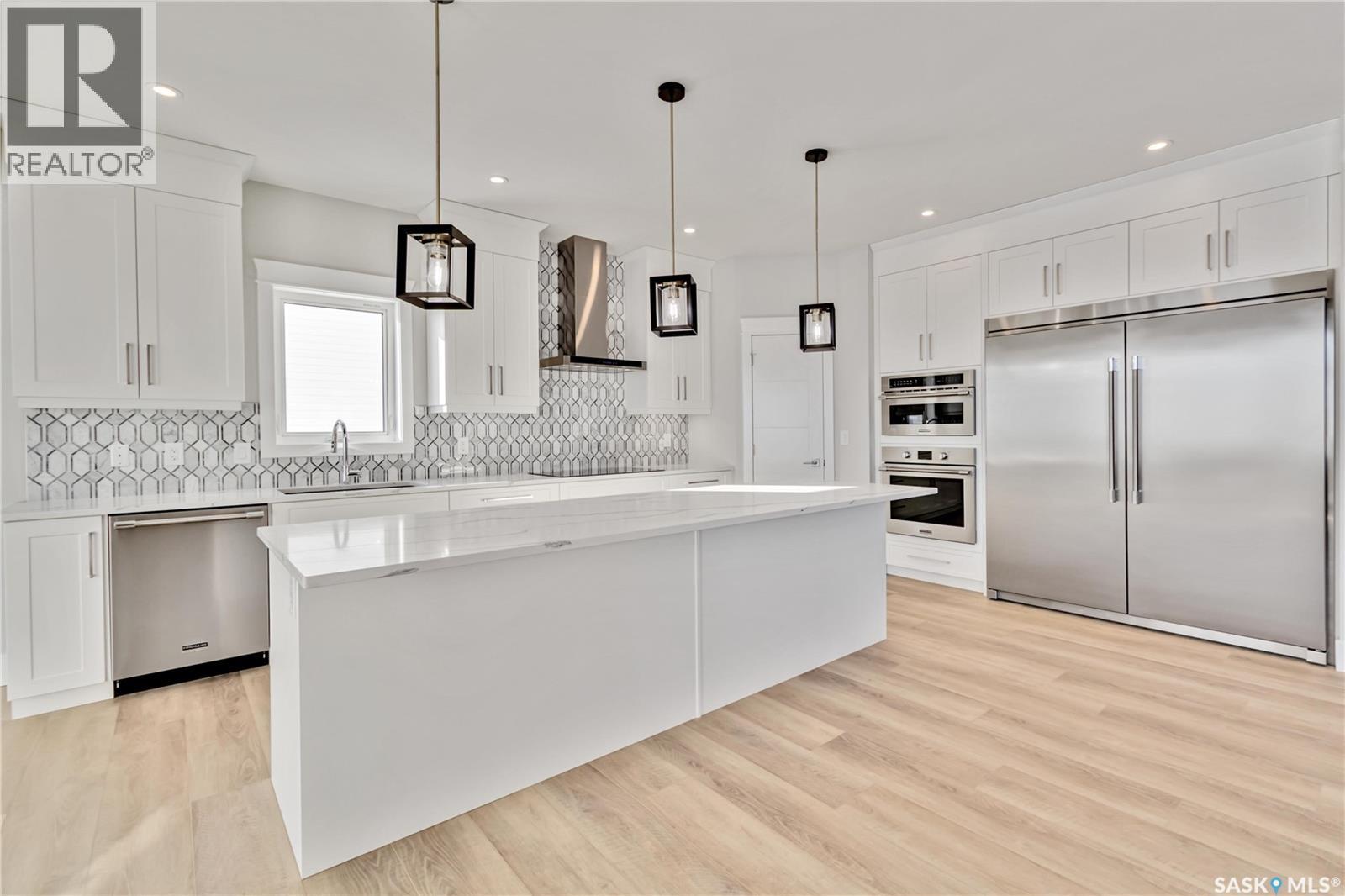 462 Yuel Crescent Property Photo 11