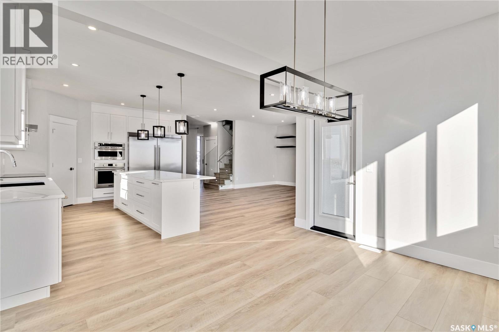 462 Yuel Crescent Property Photo 16