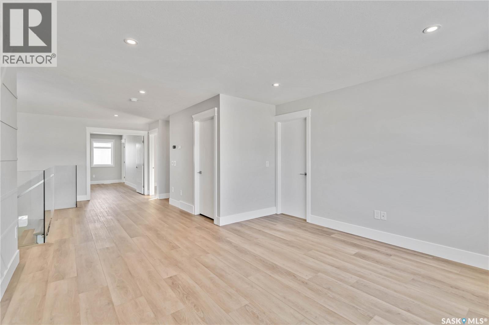 462 Yuel Crescent Property Photo 24