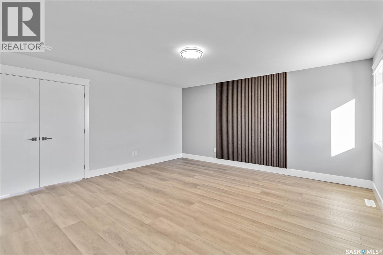462 Yuel Crescent Property Photo 28