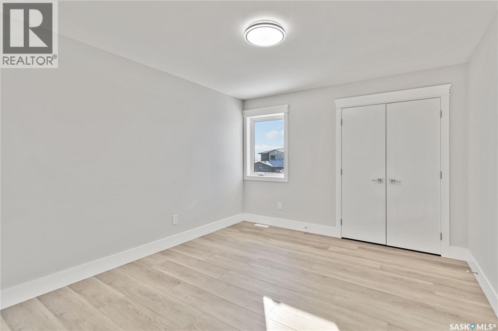 462 Yuel Crescent Property Photo 33