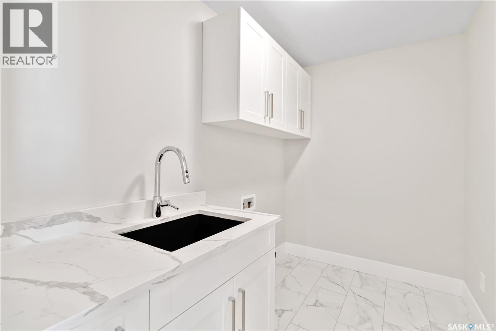 462 Yuel Crescent Property Photo 36
