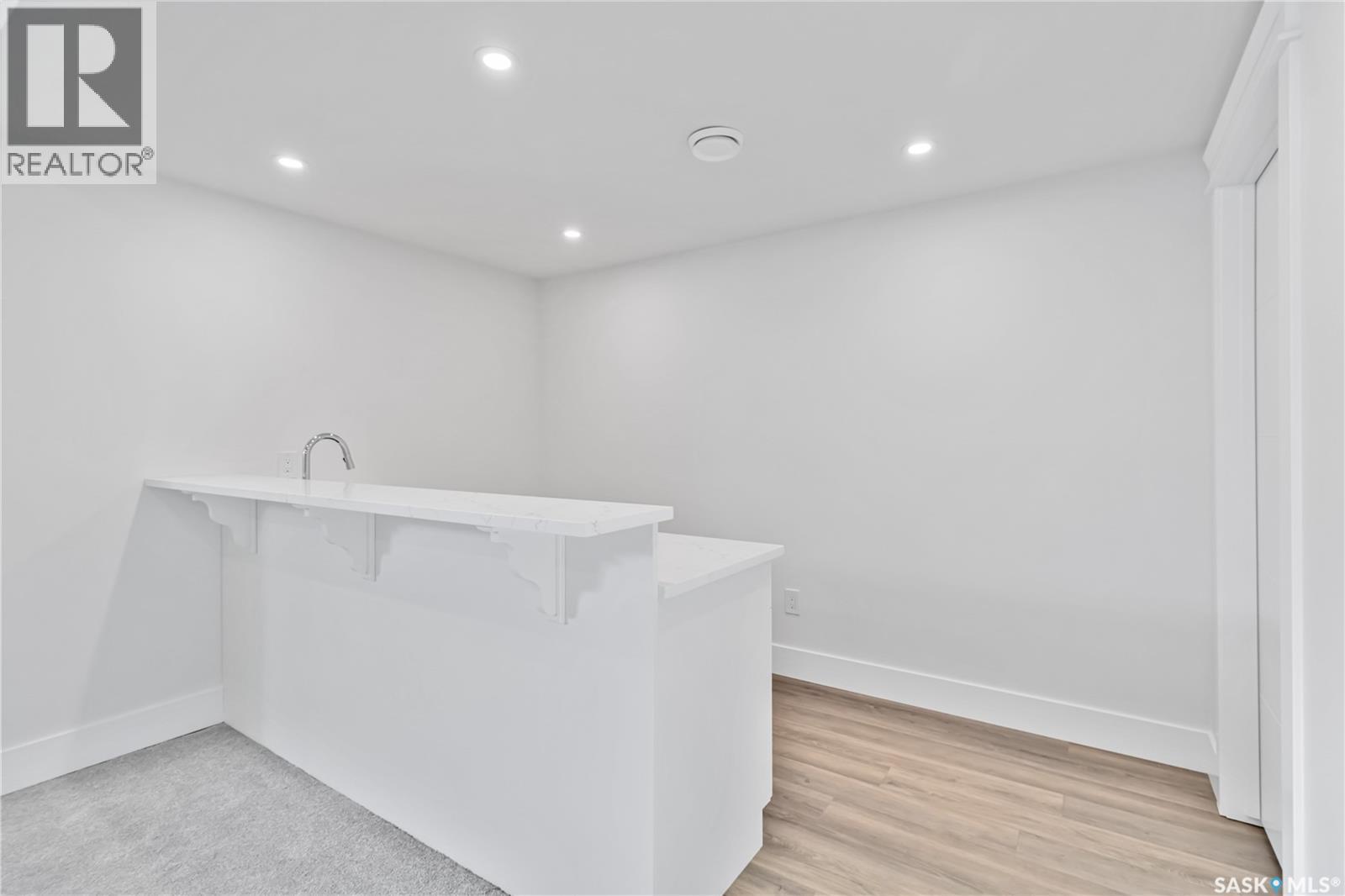 462 Yuel Crescent Property Photo 43