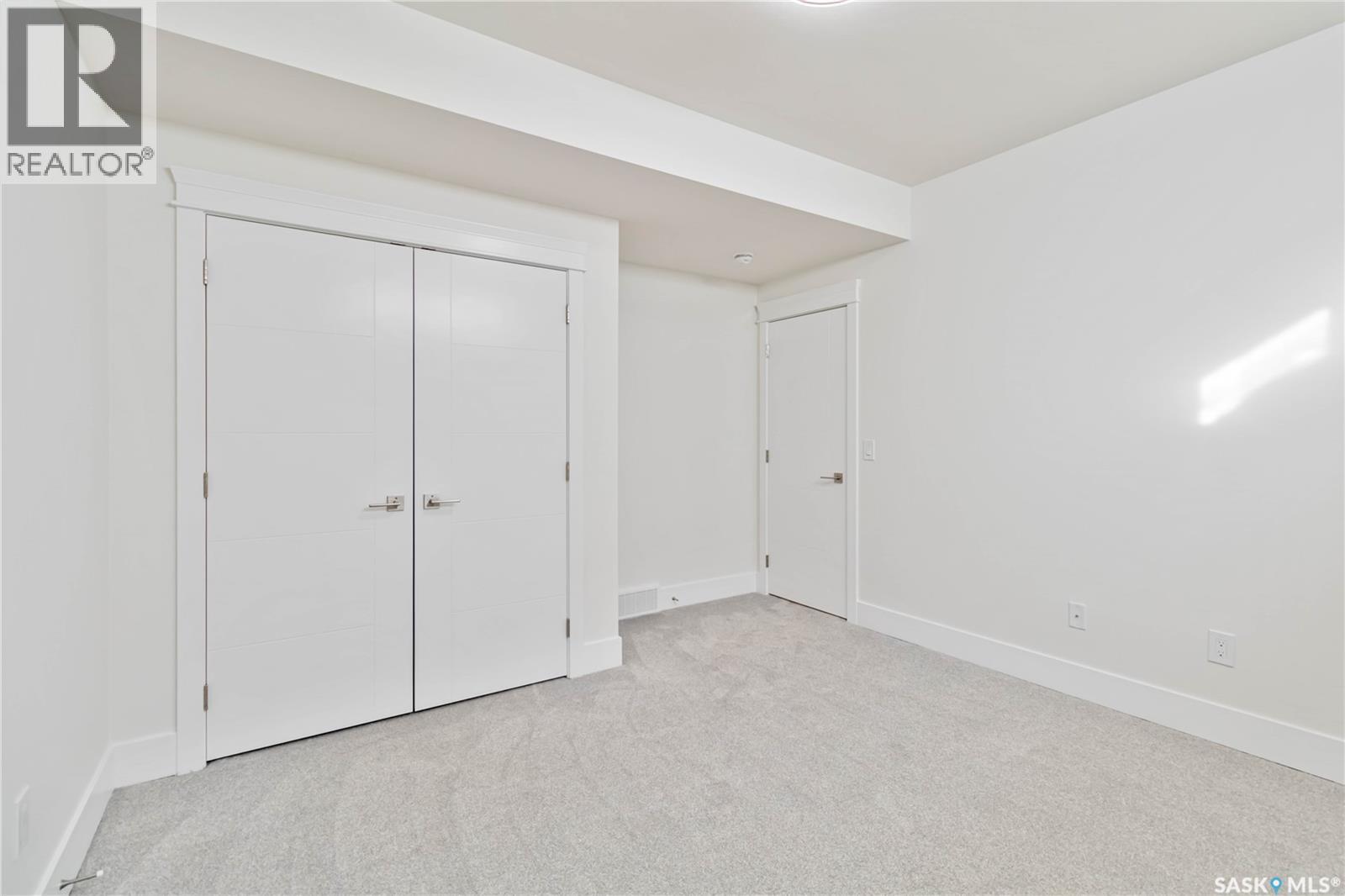 462 Yuel Crescent Property Photo 47