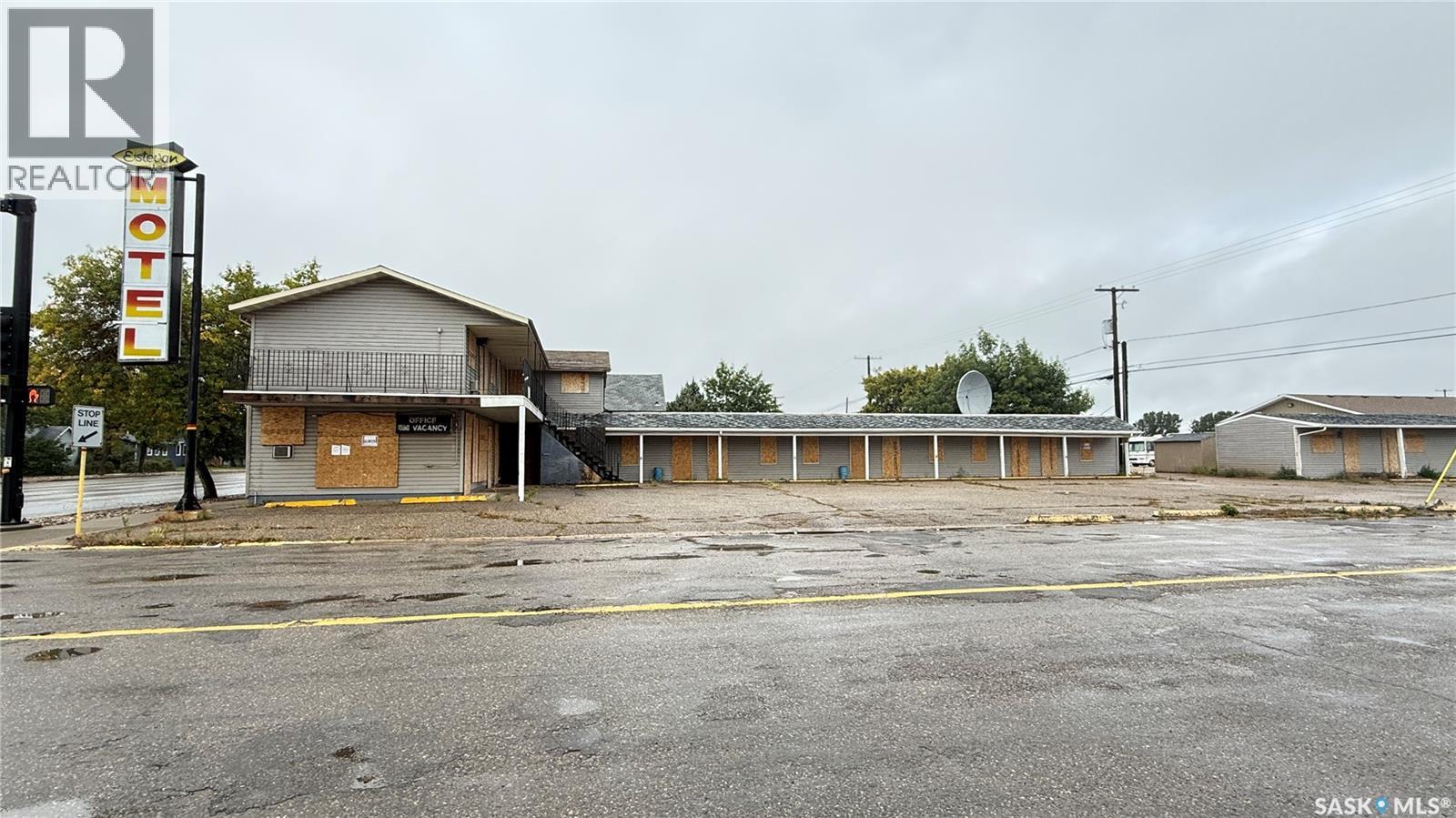 905 4th Street Property Photo 3