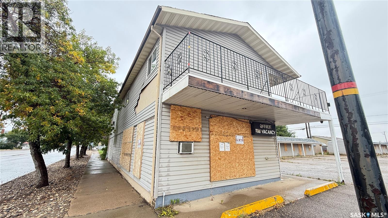 905 4th Street Property Photo 8