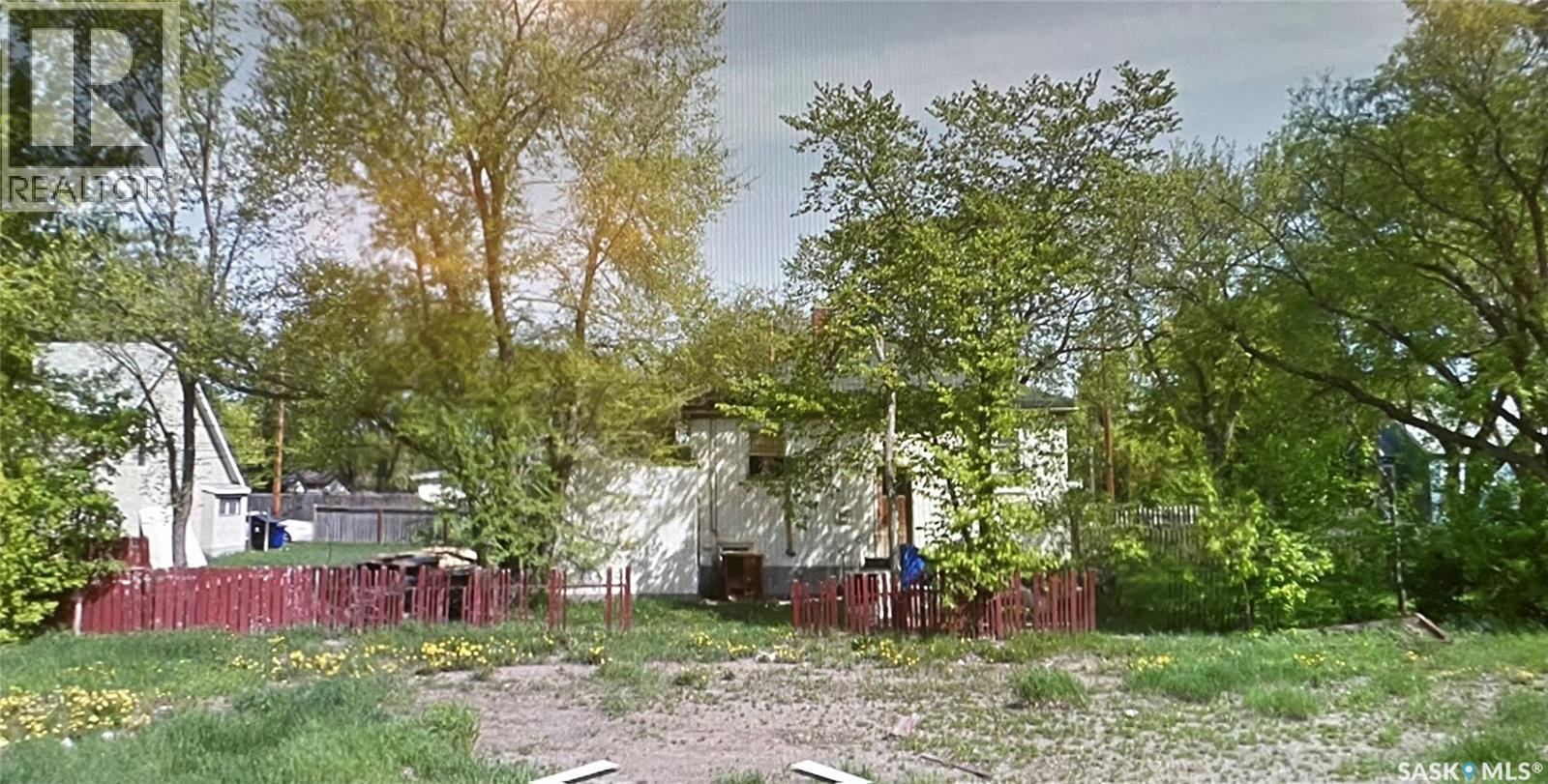 401 18th Street W Property Photo 11