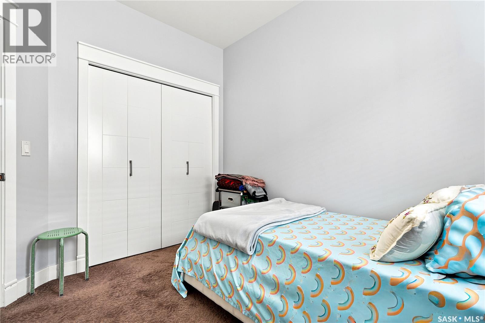 223 Ells Crescent Property Photo 34