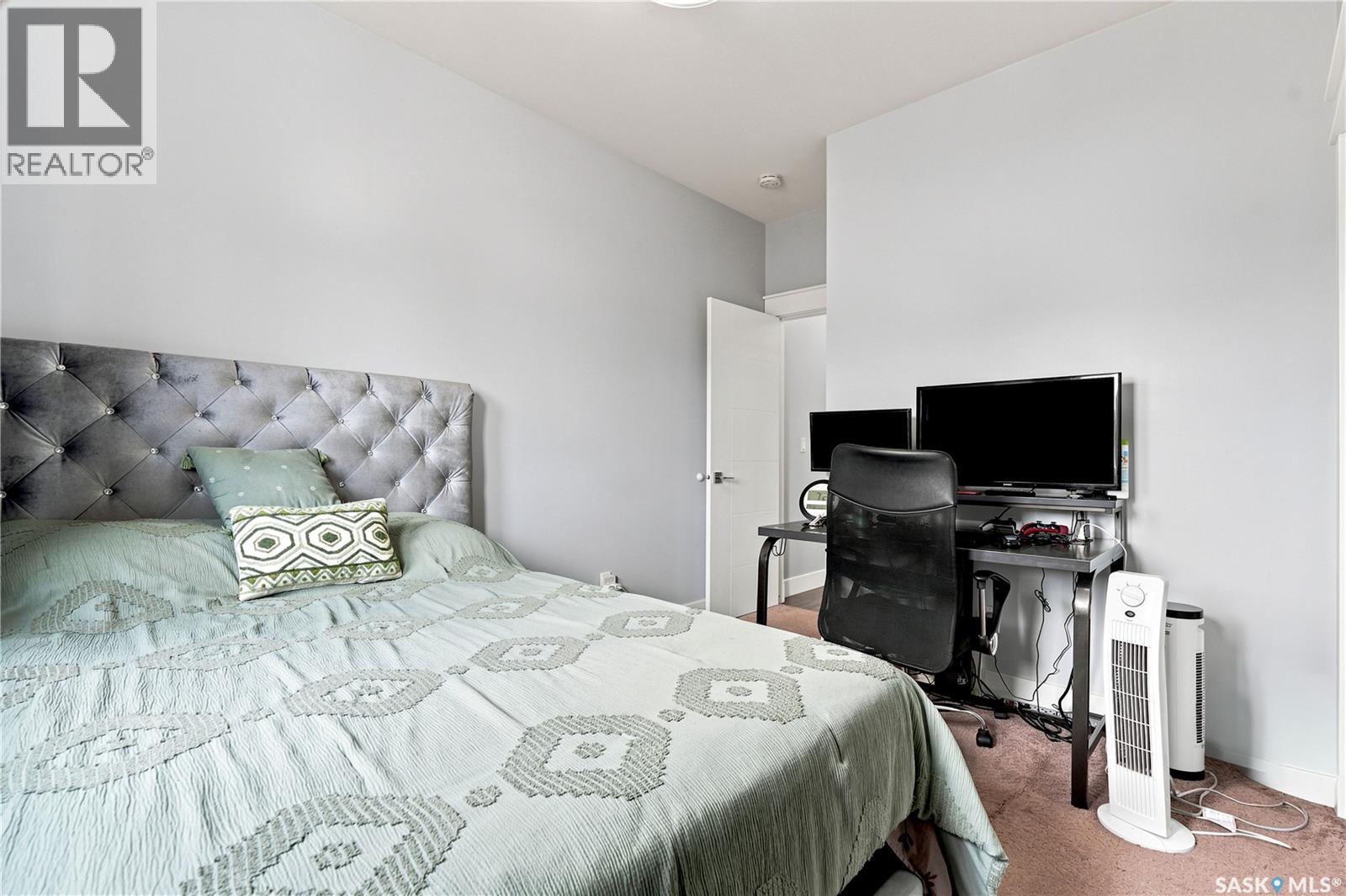 223 Ells Crescent Property Photo 38