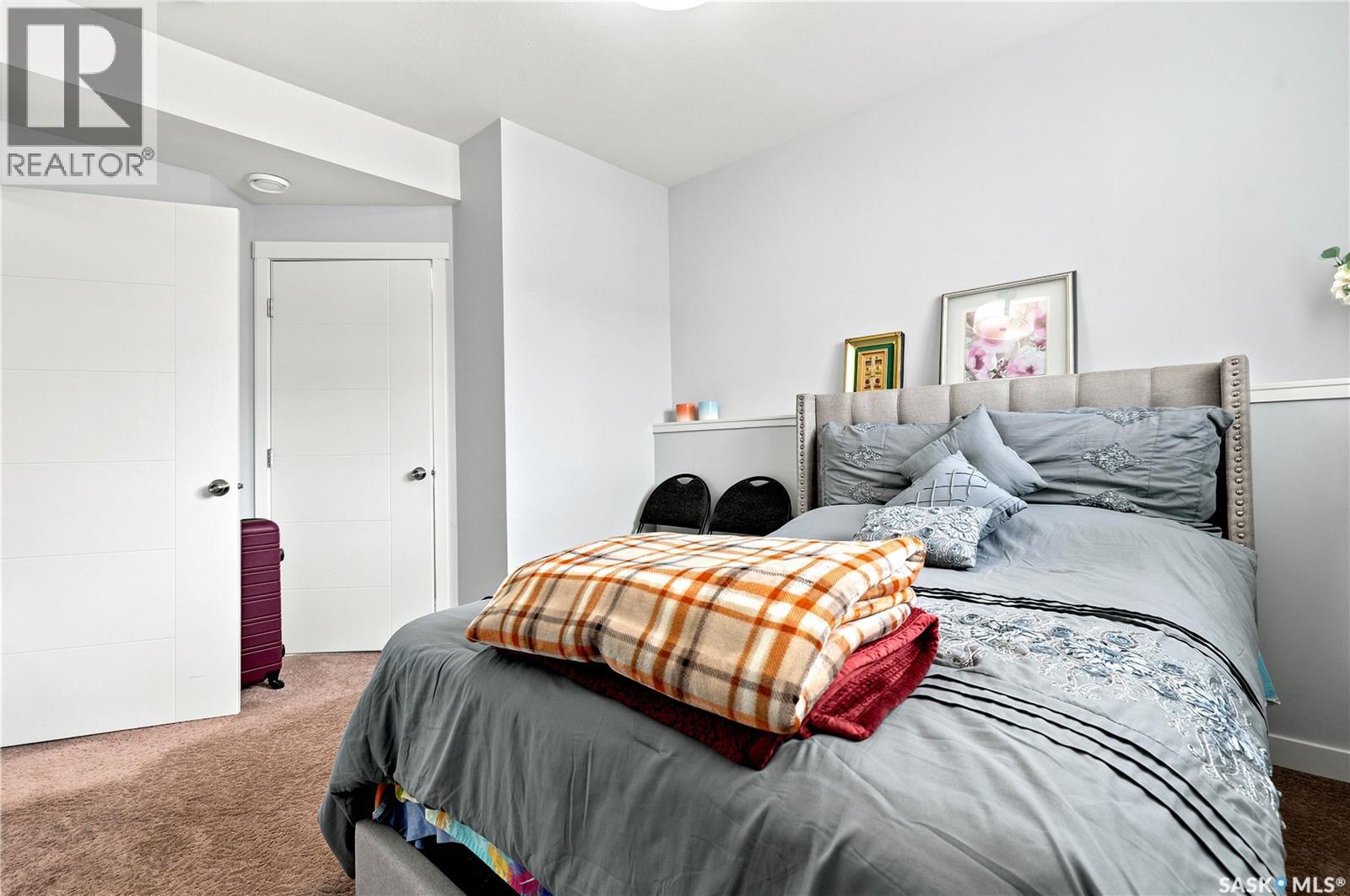 223 Ells Crescent Property Photo 40