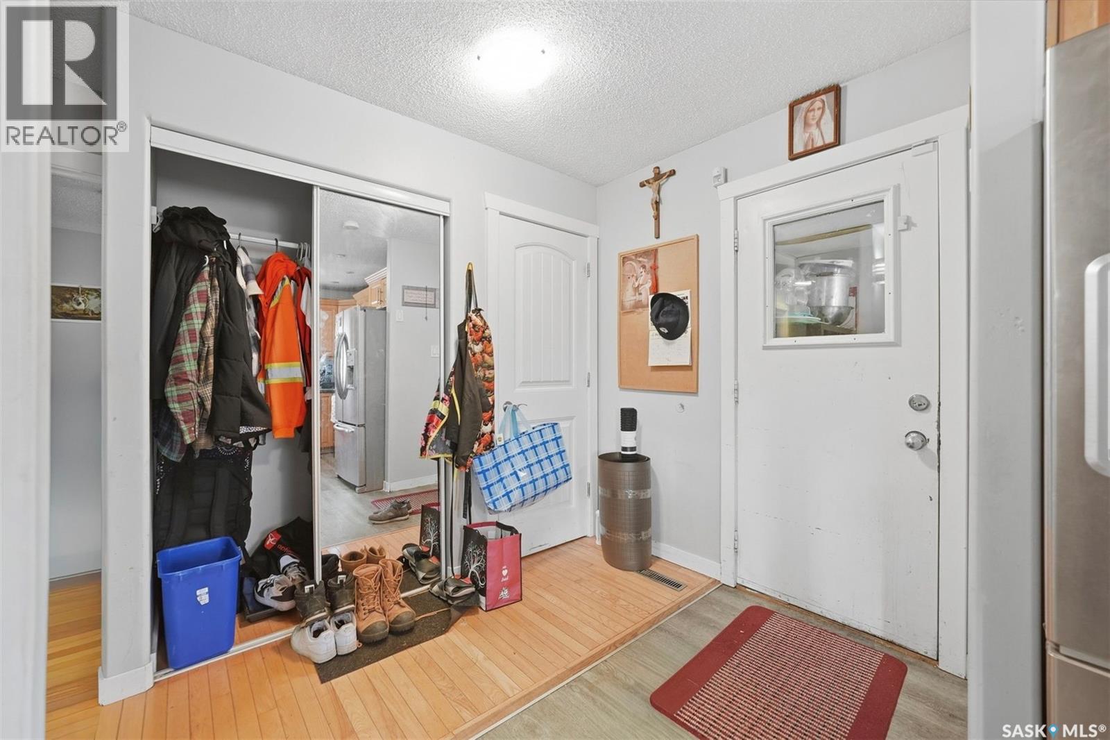 234 Winnipeg Avenue S Property Photo 4