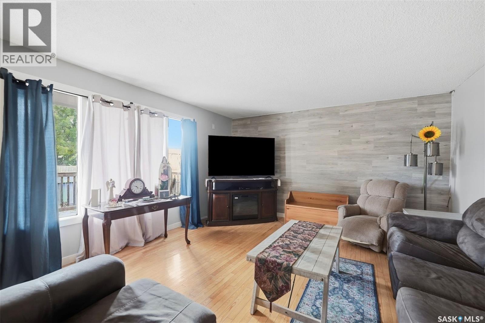 234 Winnipeg Avenue S Property Photo 11