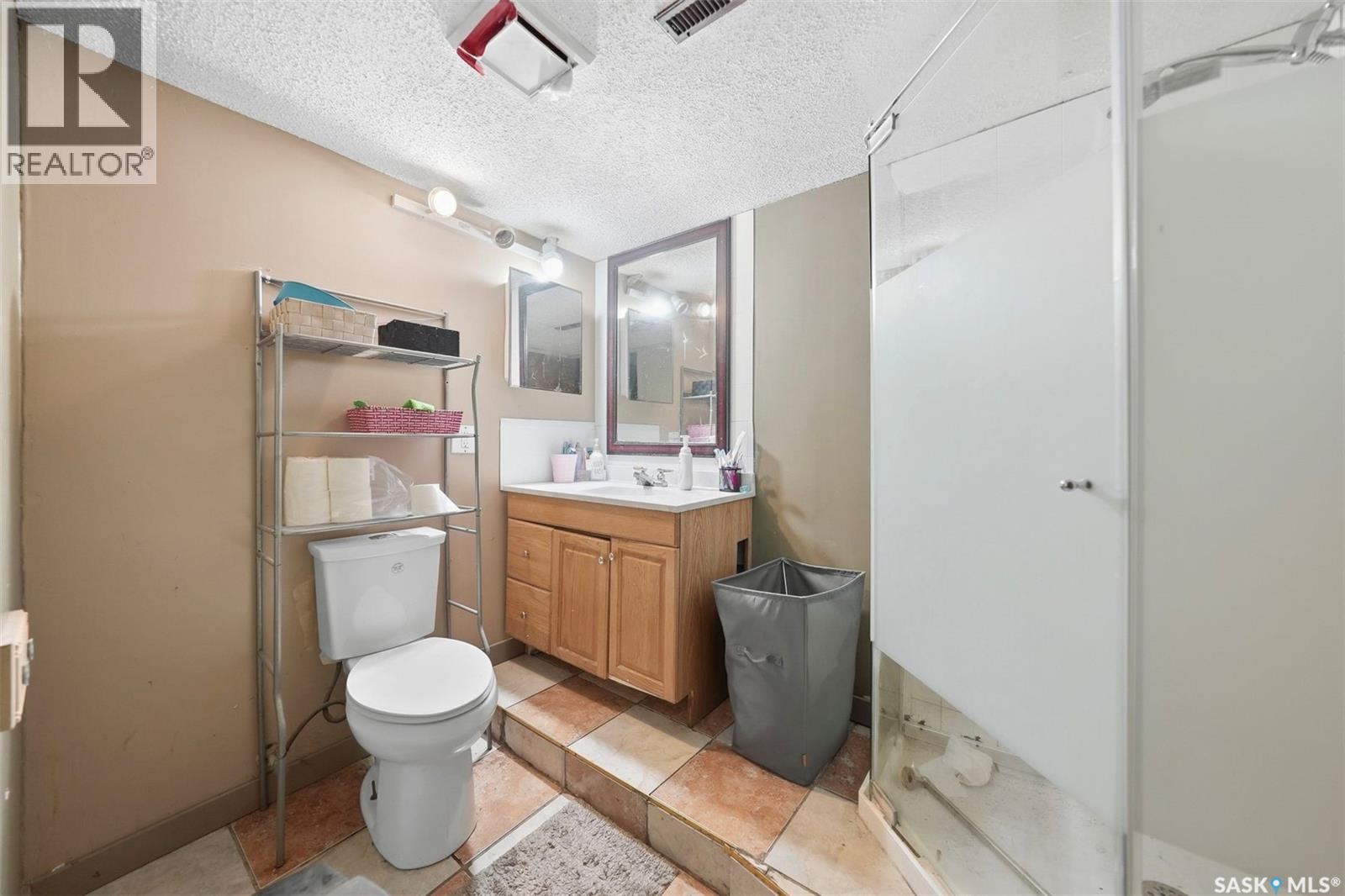 234 Winnipeg Avenue S Property Photo 27