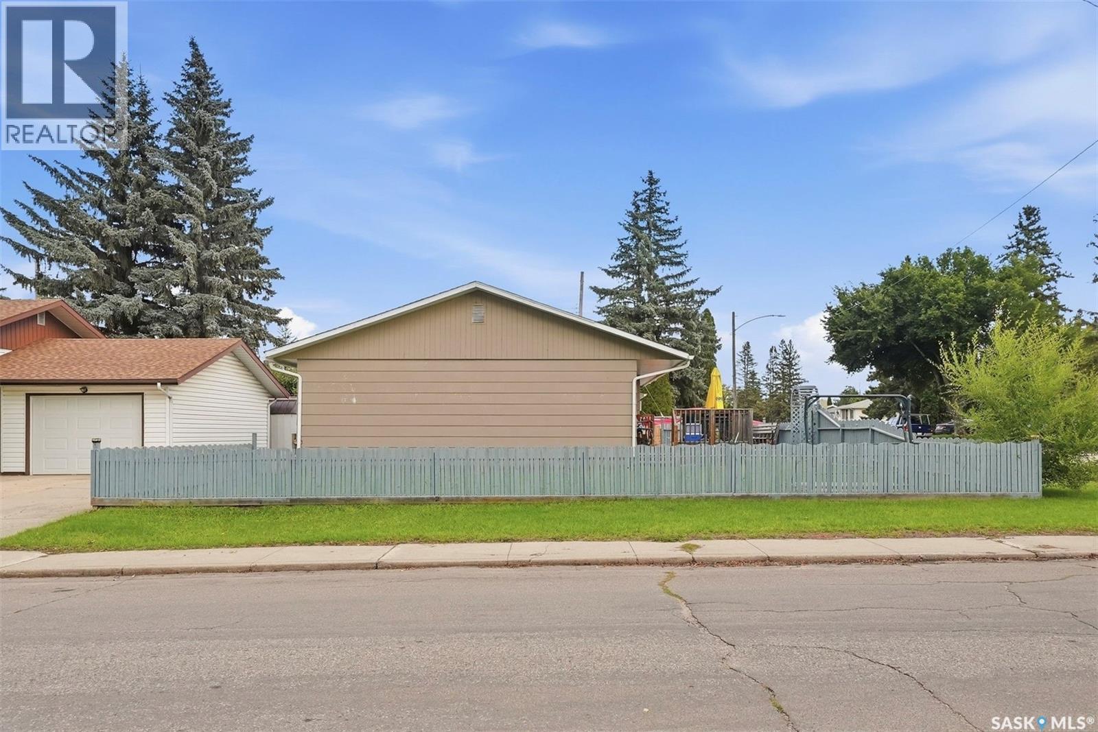234 Winnipeg Avenue S Property Photo 40