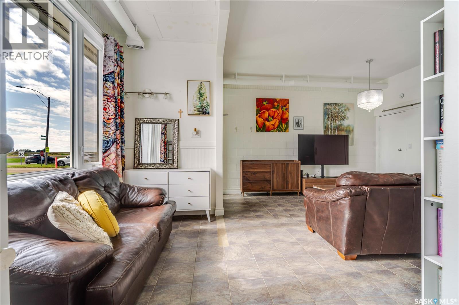 501 Railway Avenue Property Photo 10