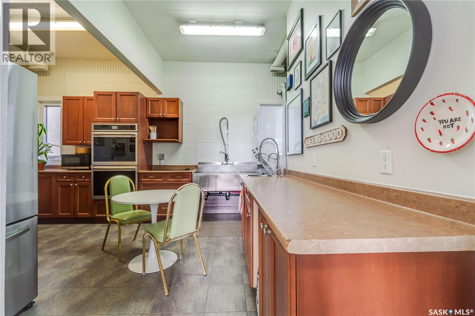 501 Railway Avenue Property Photo 14