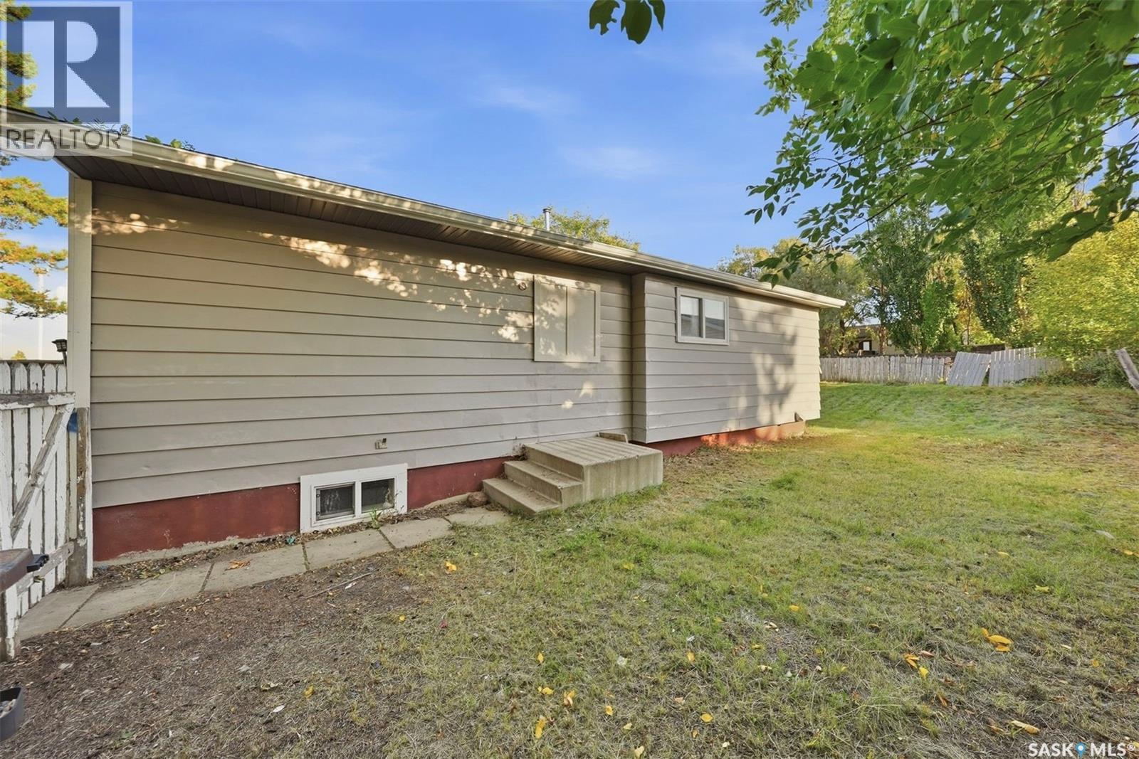 3817 Diefenbaker Drive Property Photo 28