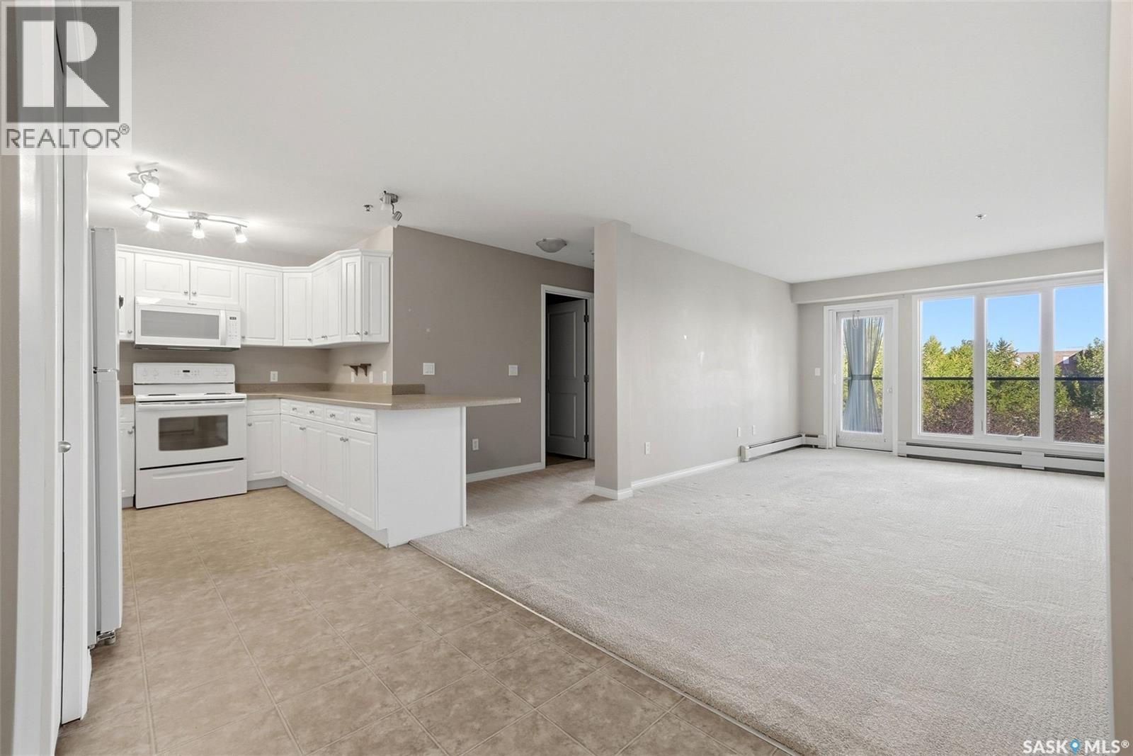 342 3605 Albert Street Property Photo 4