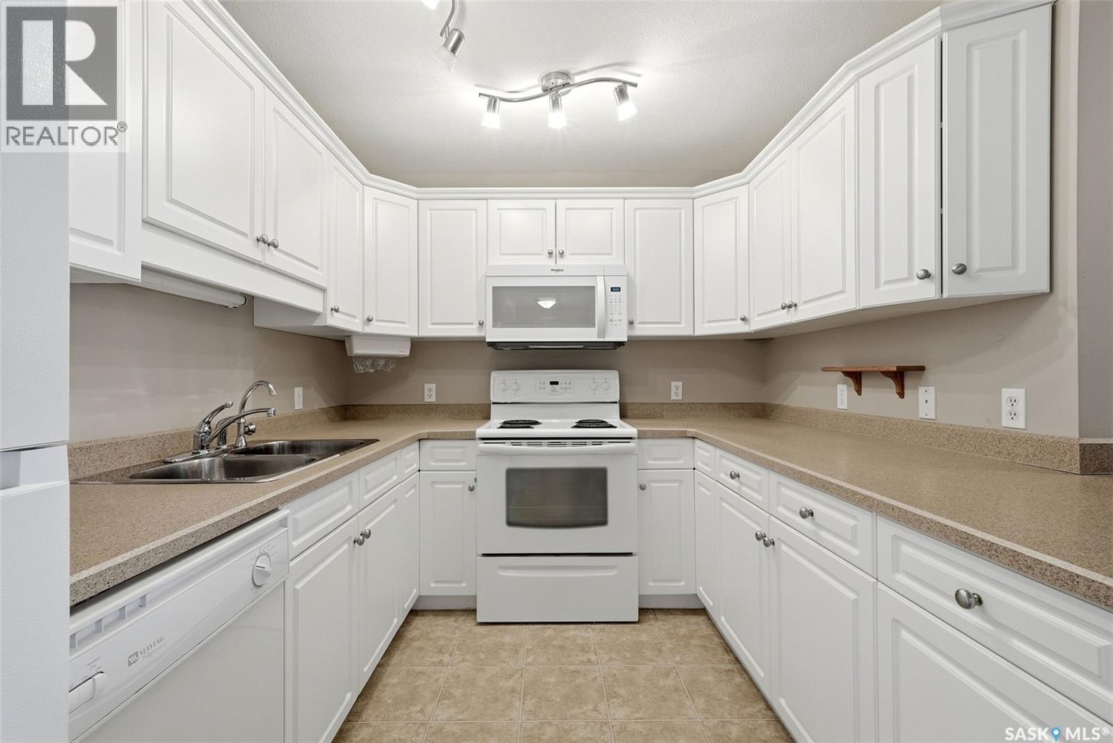 342 3605 Albert Street Property Photo 9