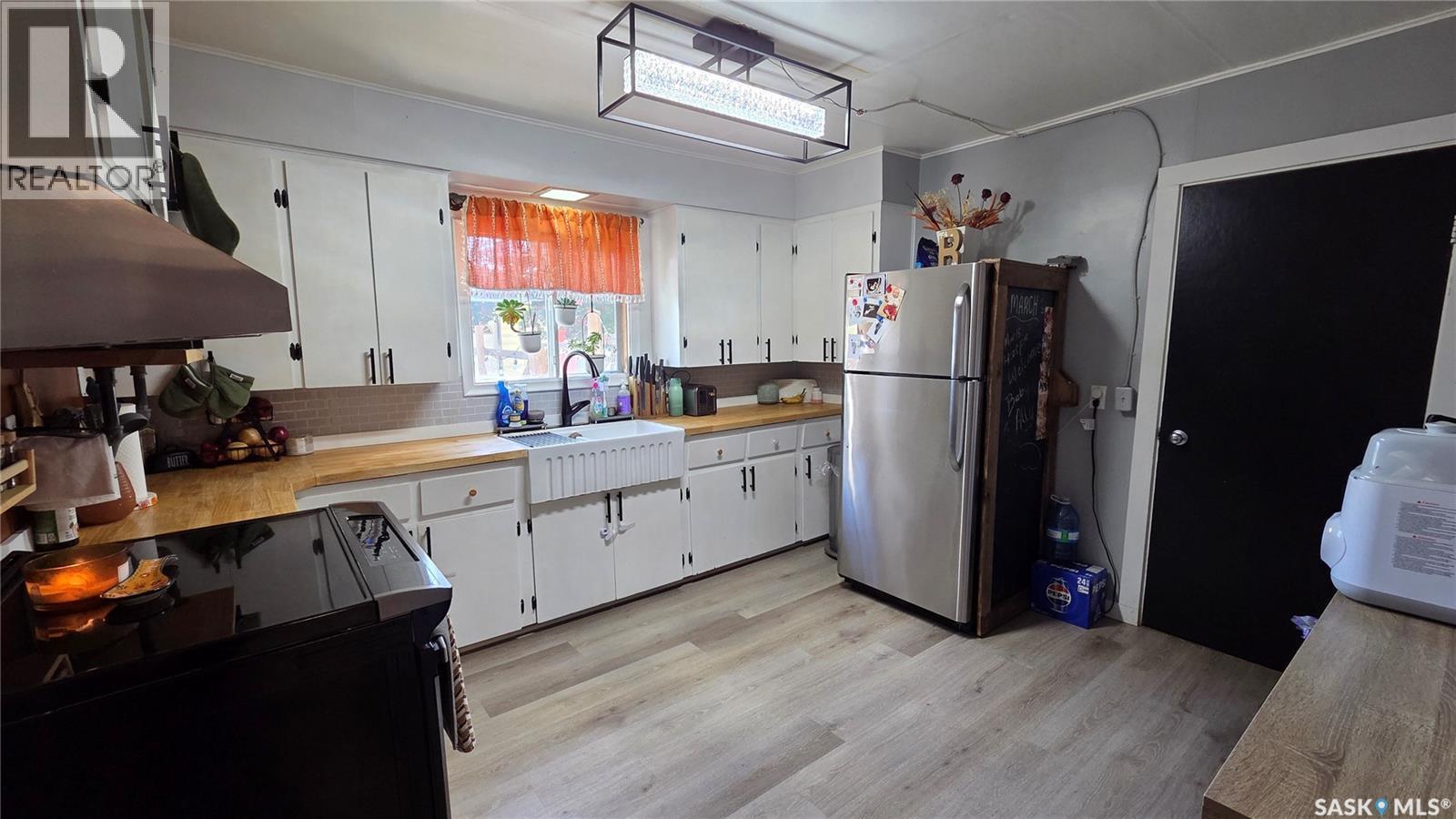 326 4th Street Property Photo 9