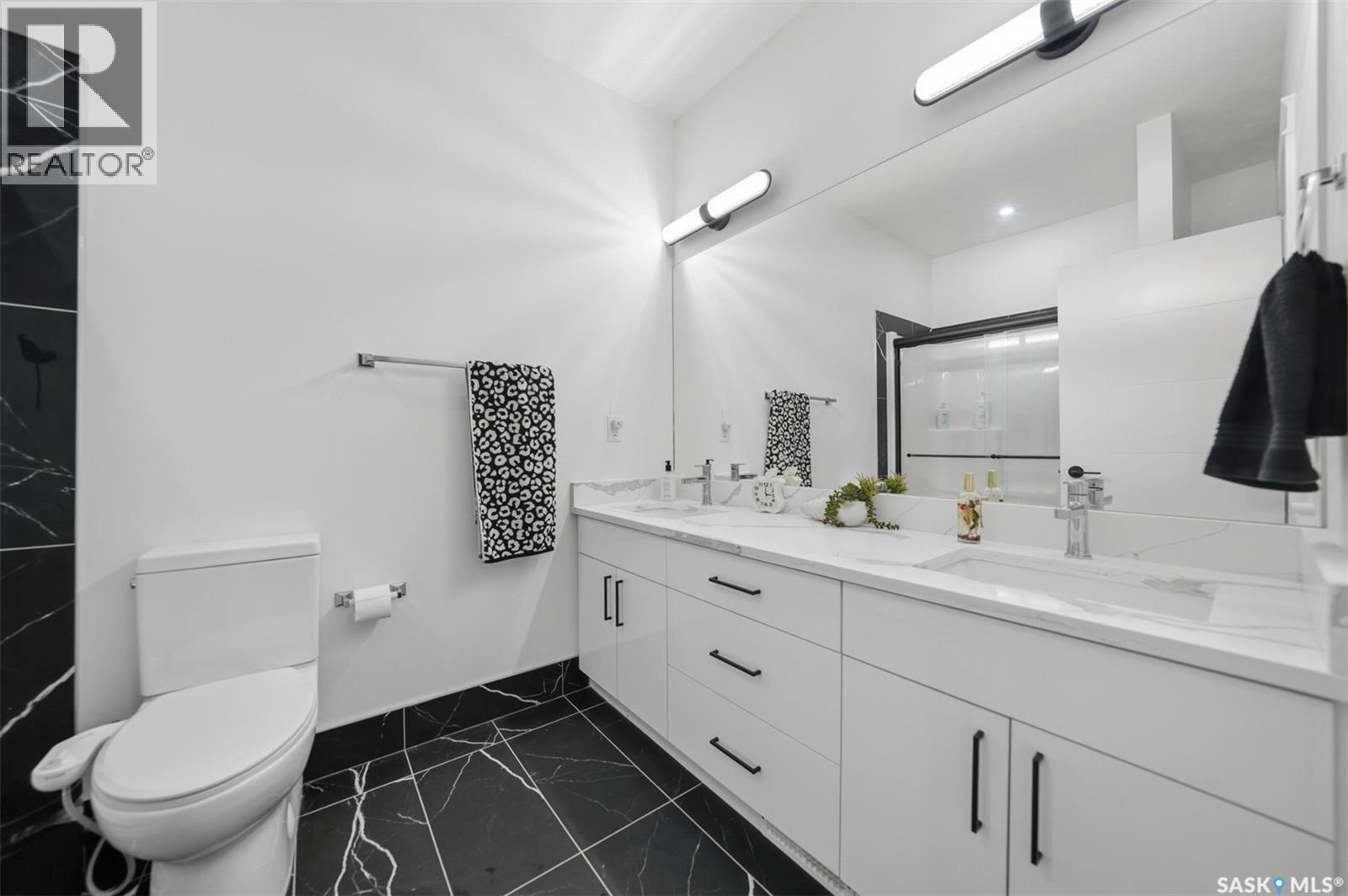 183 Mazurek Crescent Property Photo 20