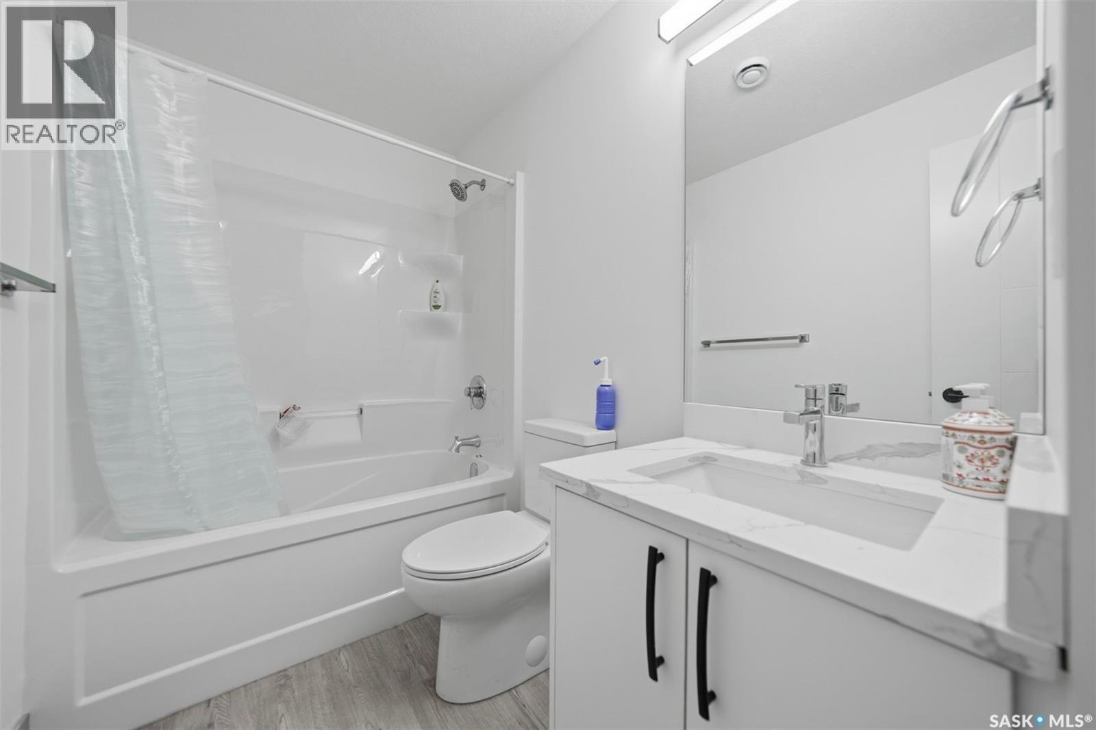 183 Mazurek Crescent Property Photo 27