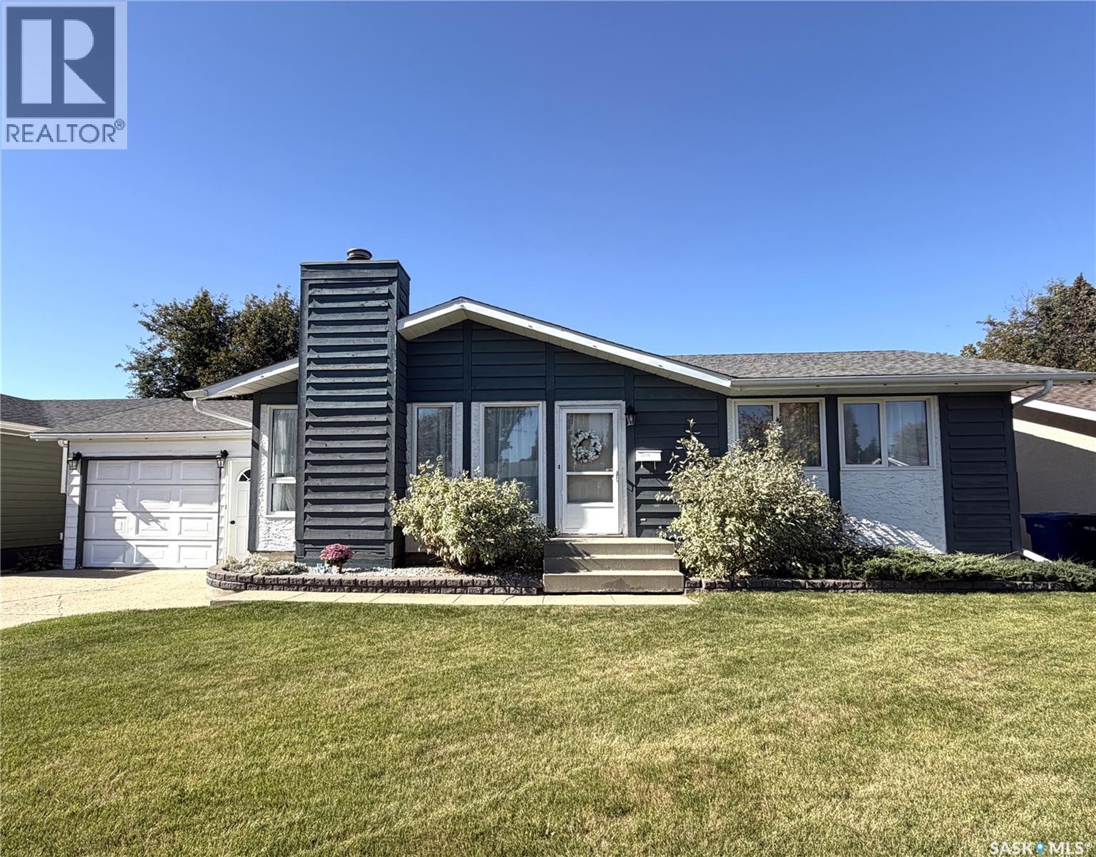 11033 Martin Crescent Property Photo 1