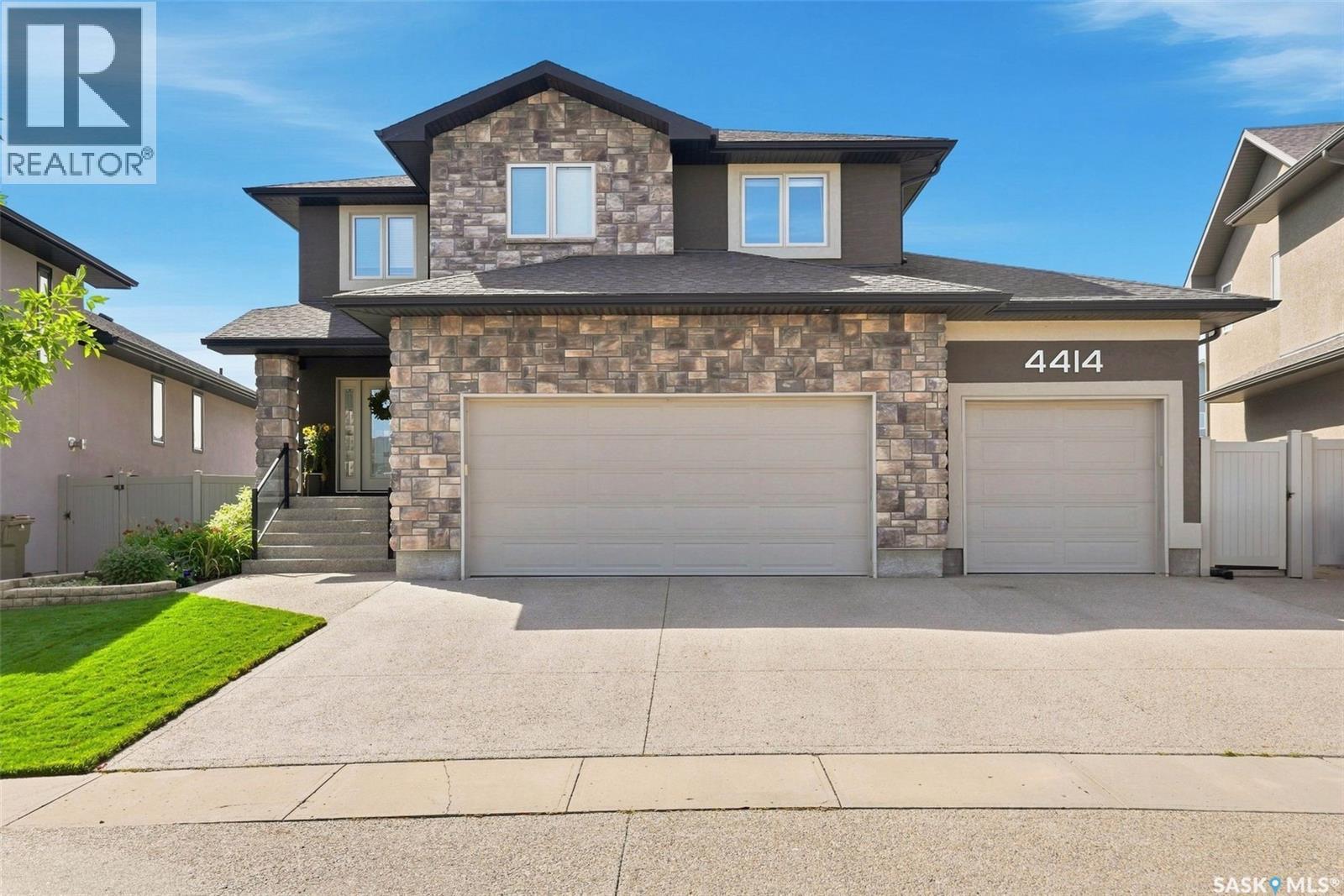 4414 Sandpiper Crescent E Property Photo 1