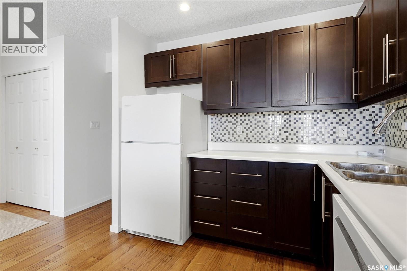 605 4545 Rae Street Property Photo 9