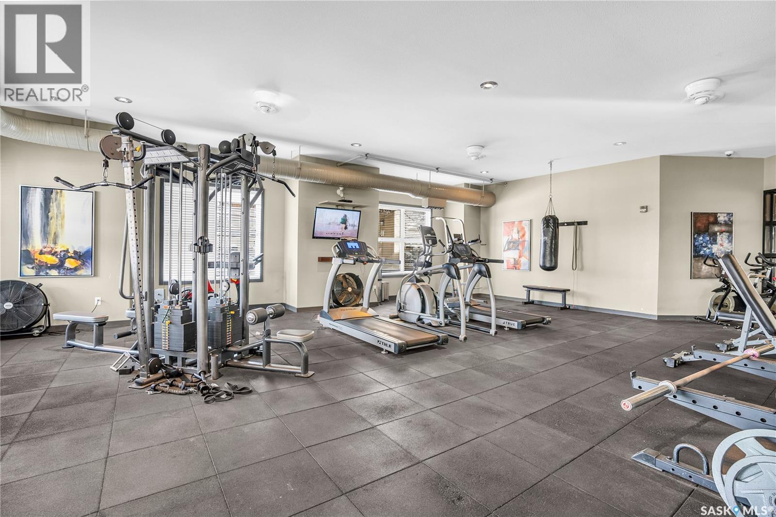 1804 1015 Patrick Crescent Property Photo 25