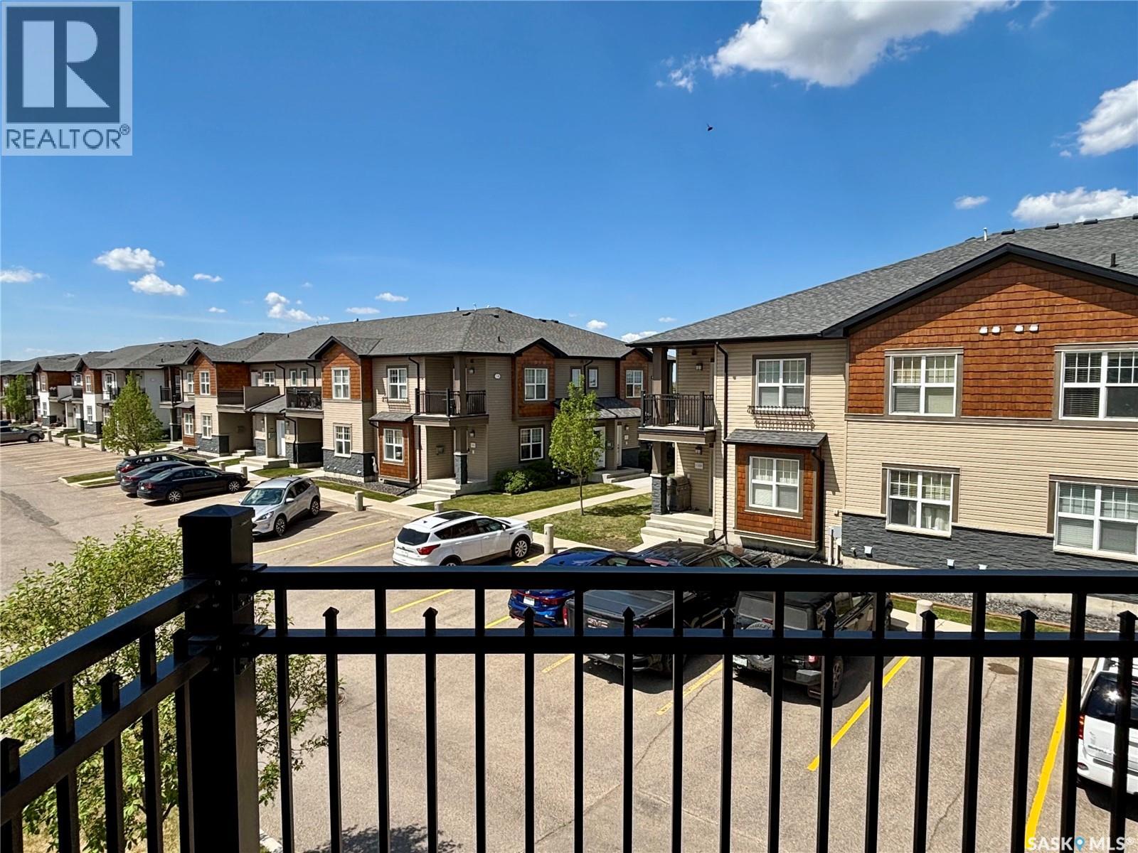 1804 1015 Patrick Crescent Property Photo 26