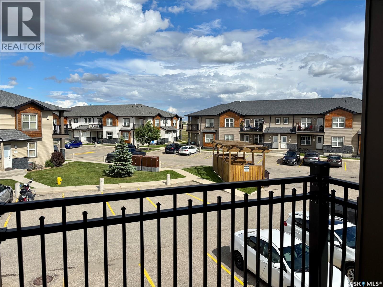1804 1015 Patrick Crescent Property Photo 27