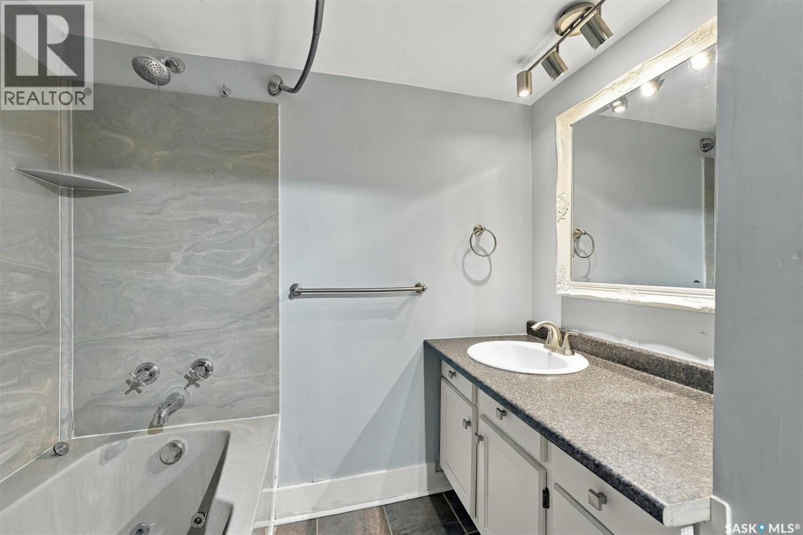 617 7th Avenue N Property Photo 40