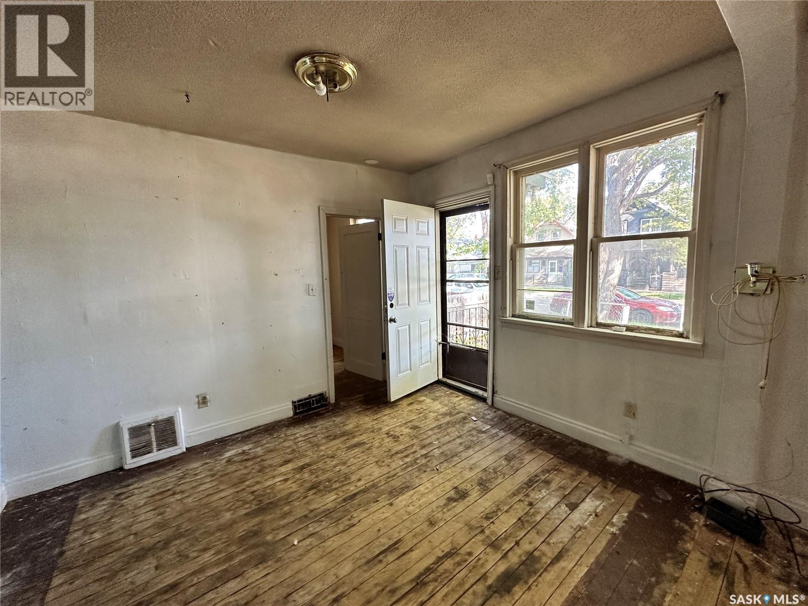 433 I Avenue S Property Photo 5