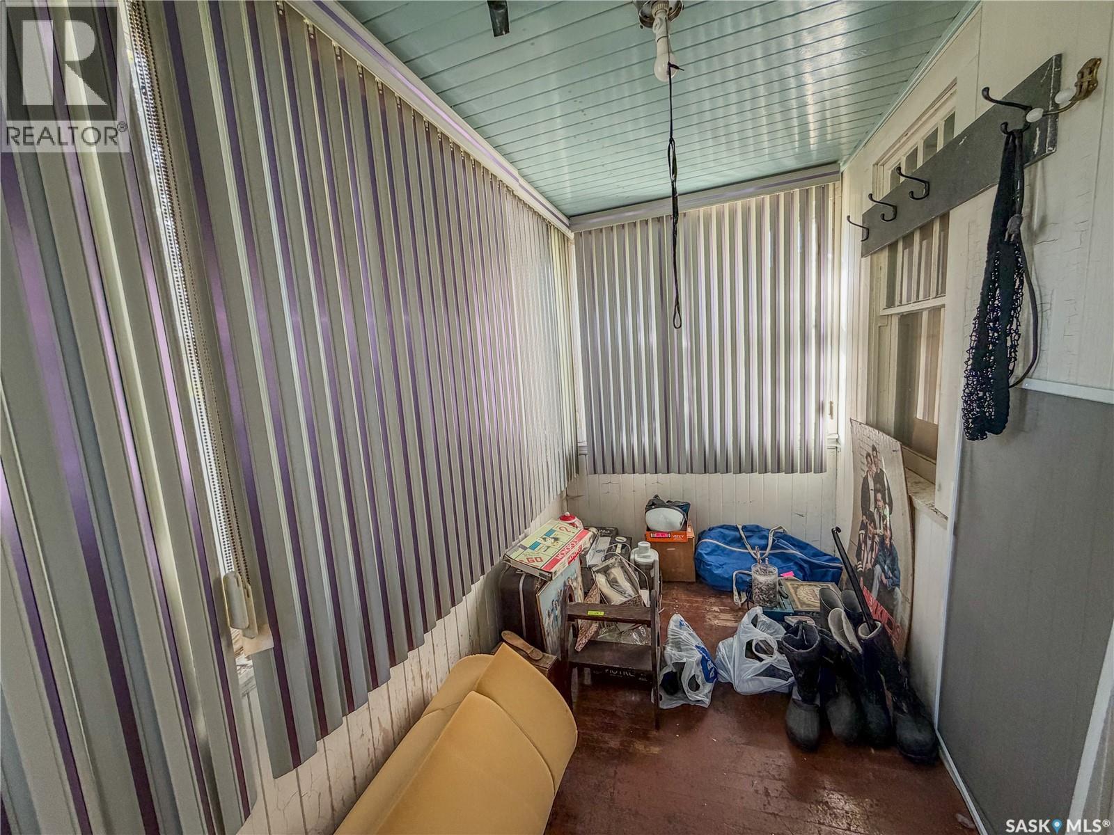 466 6th Avenue W Property Photo 20
